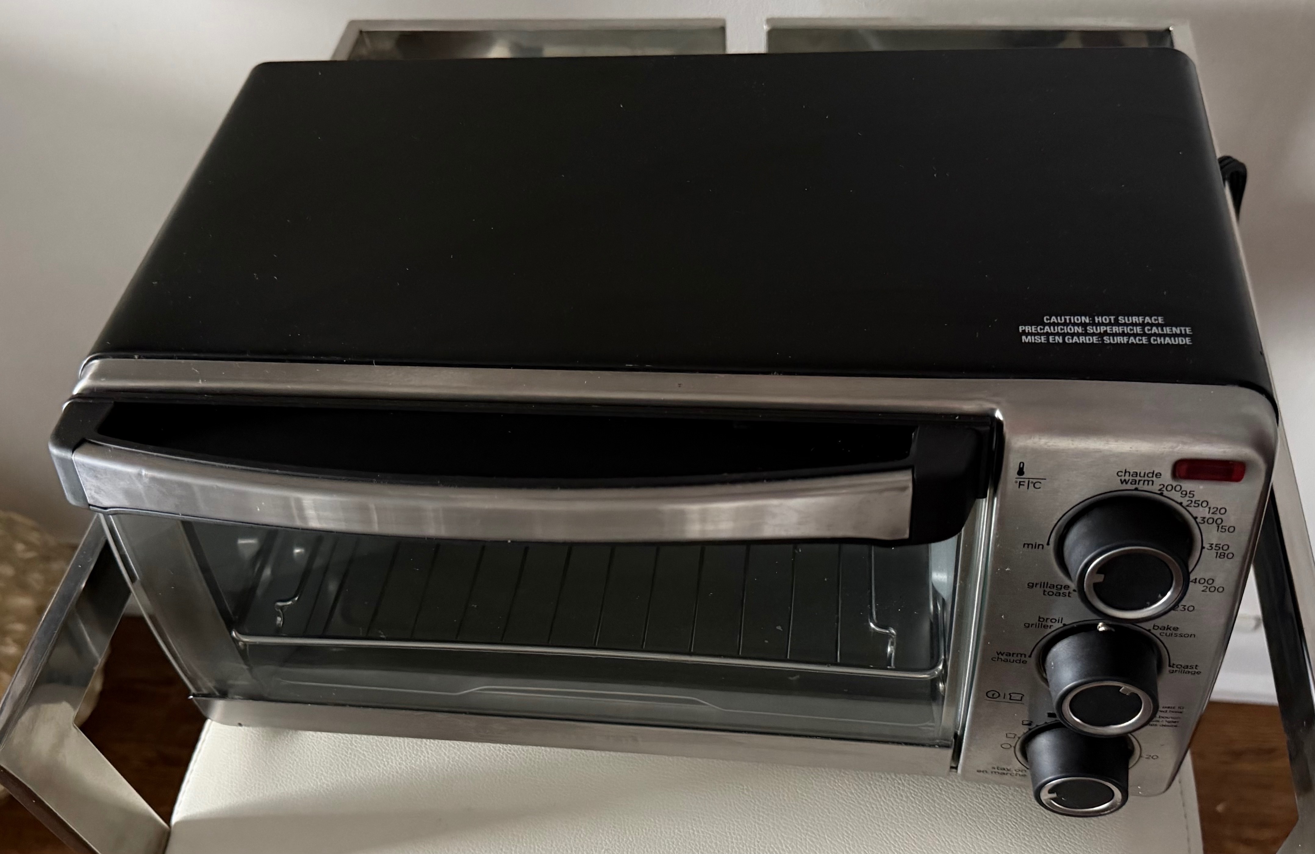 Black and Decker Toaster Oven, 4 Functions - photo 2