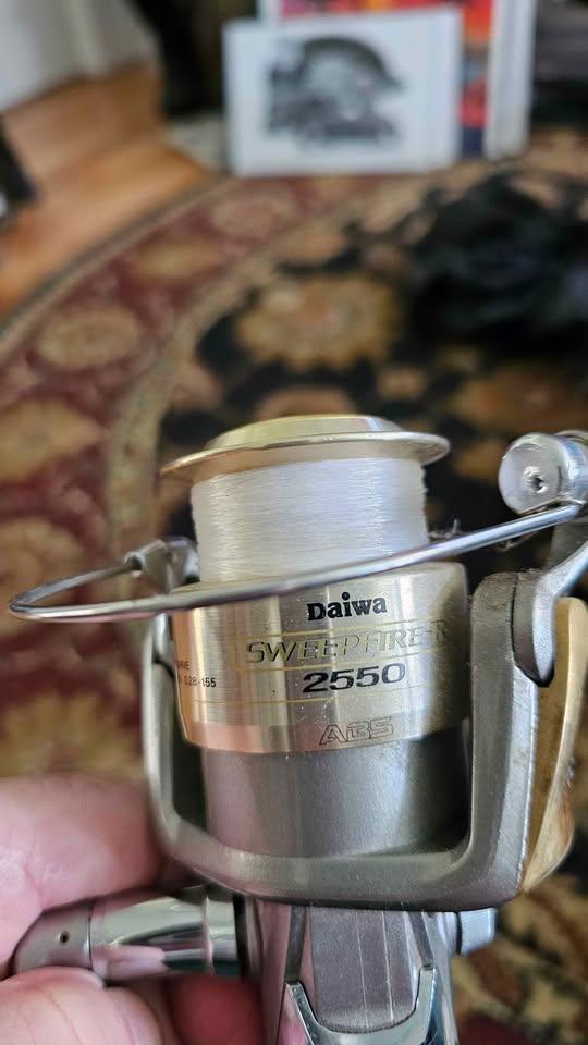 Daiwa Sweepfire 2550 Spinning Fishing Reel - photo 2
