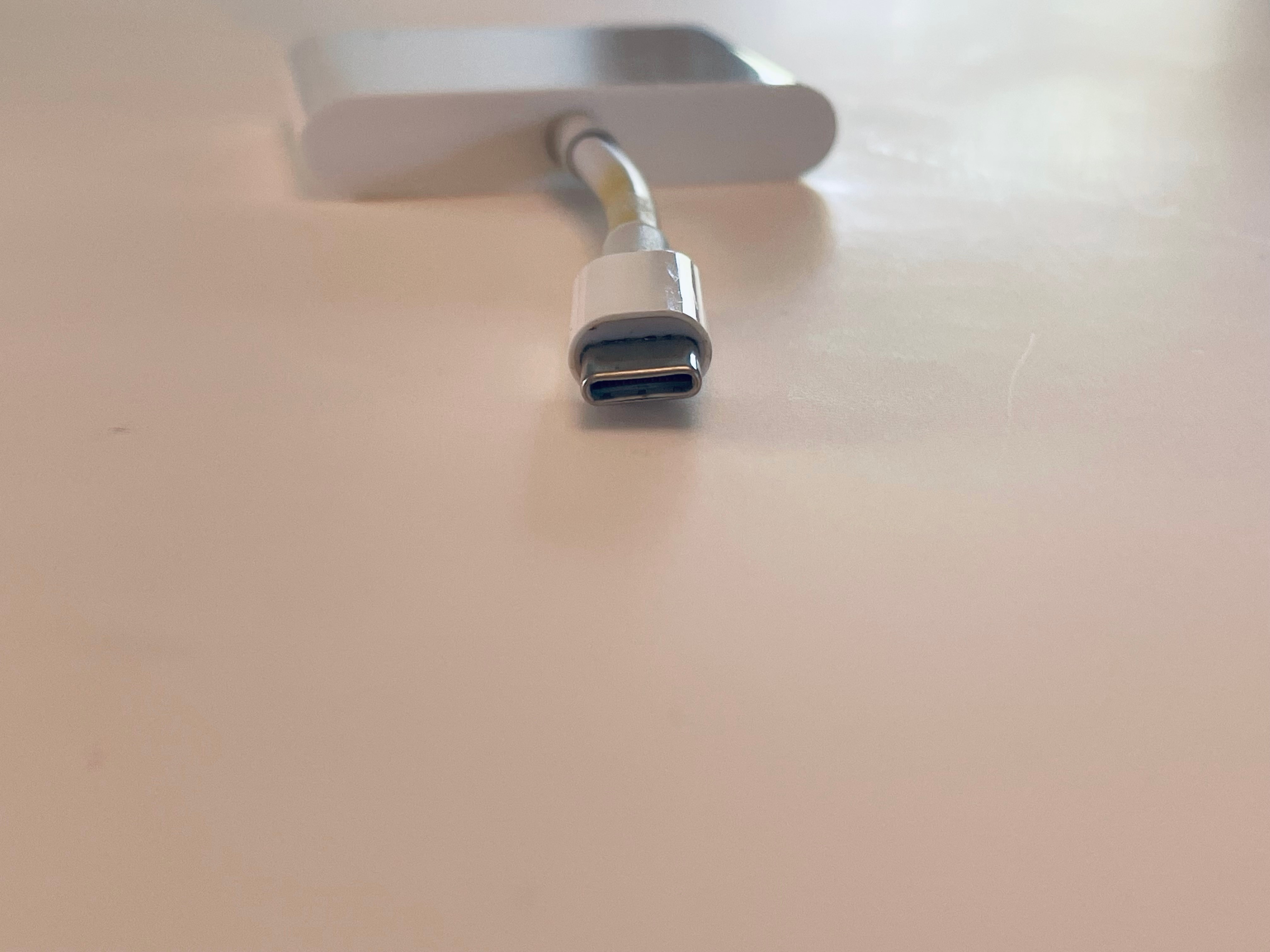 Apple USB-C Digital AV Multiport Adapter - photo 4