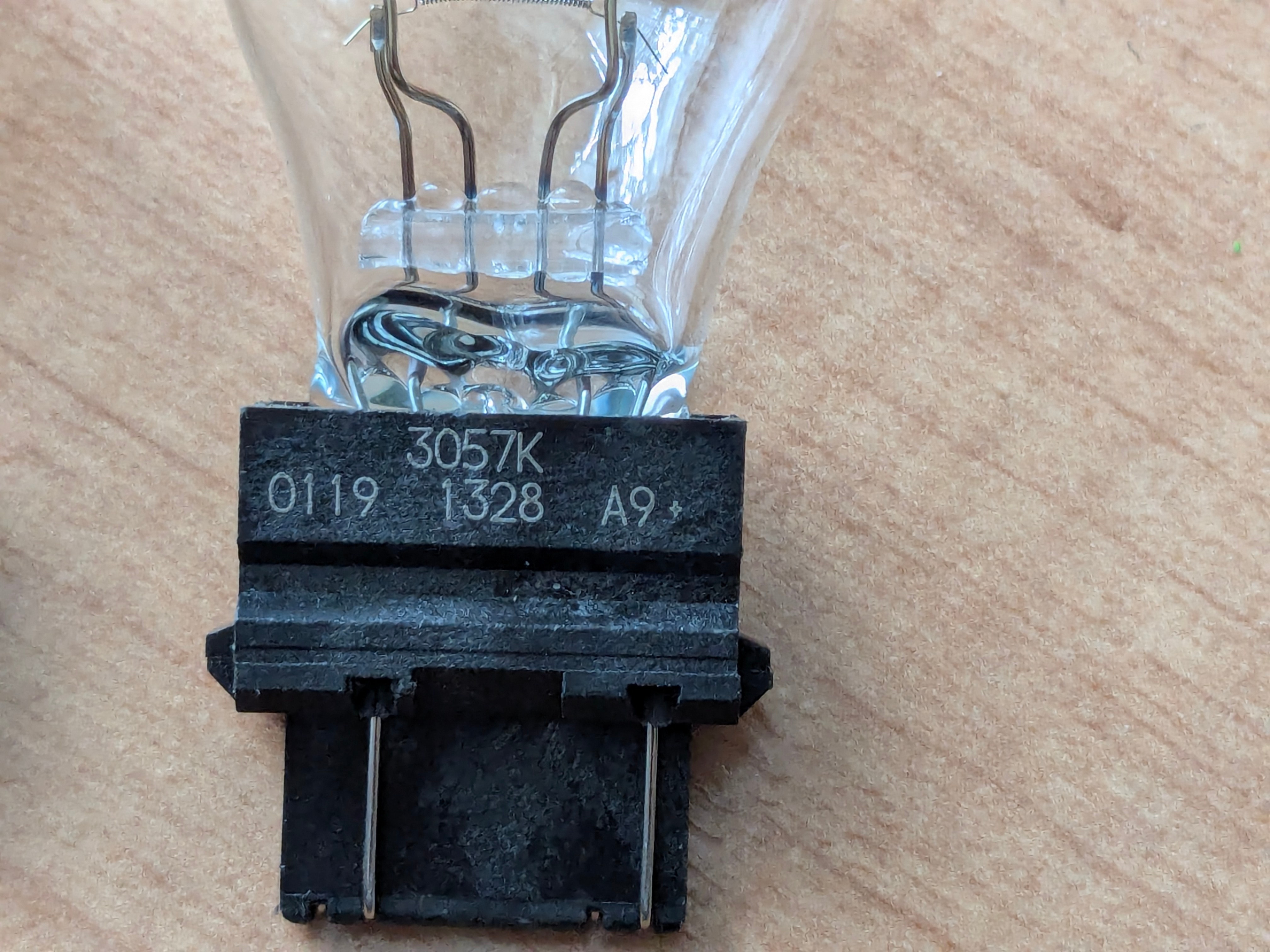 Wagner and Sylvania 12 V light bulbs (used) - photo 4