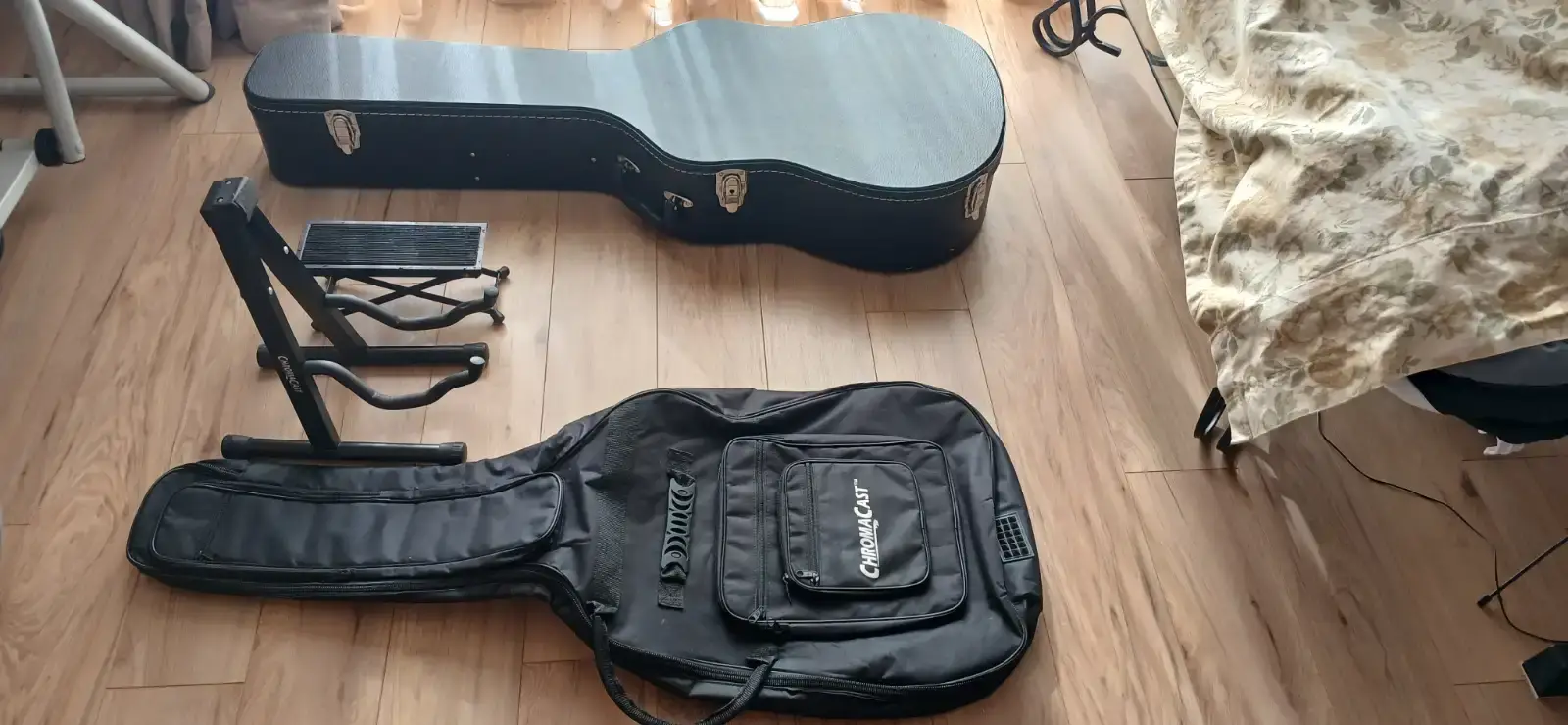 Yamaha C40 Classical Guitar, Like New, Full Bundle, Hard Case