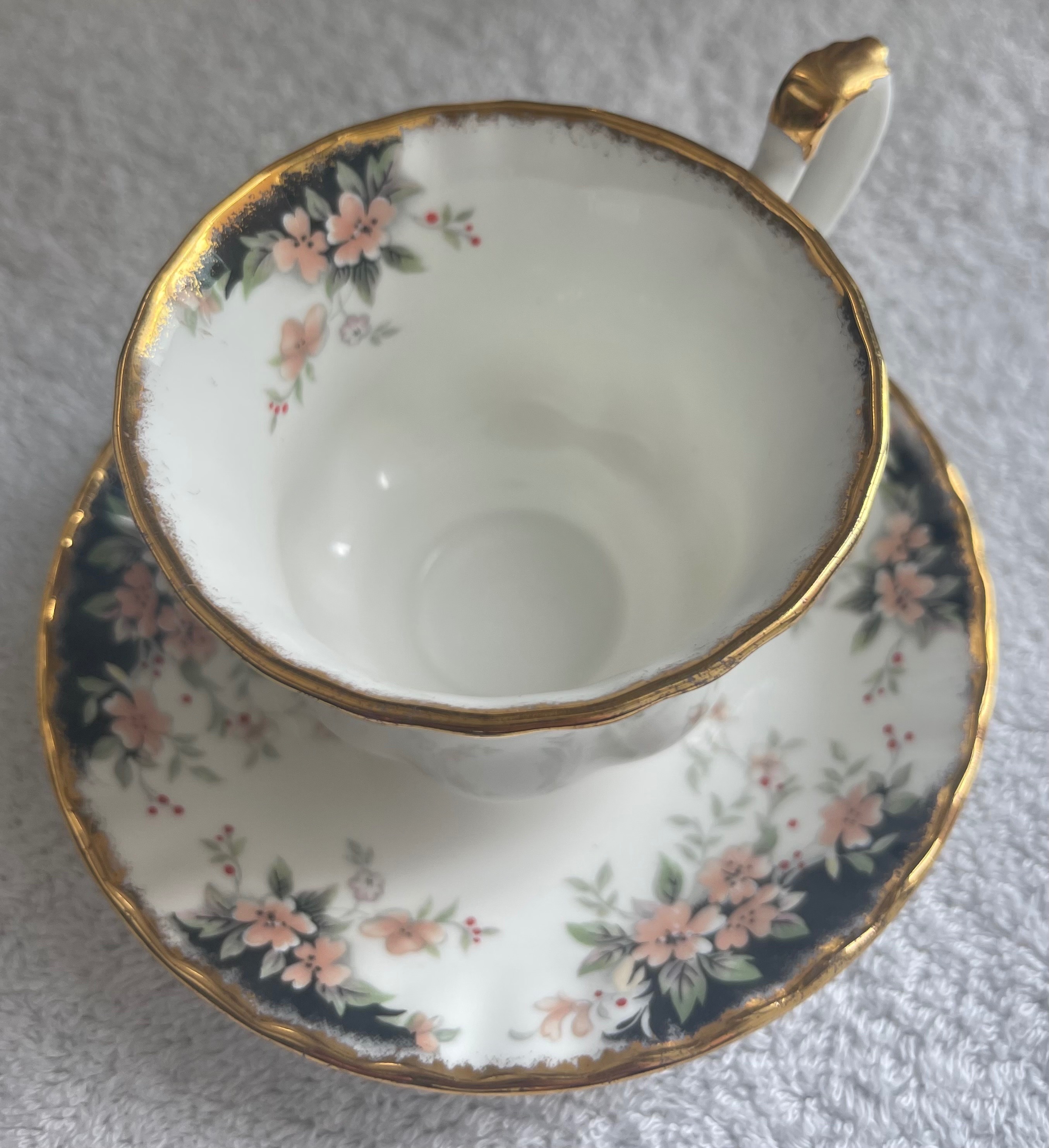 1990 Royal Albert "Marlborough" Teacup/Saucer - Made in England - photo 3