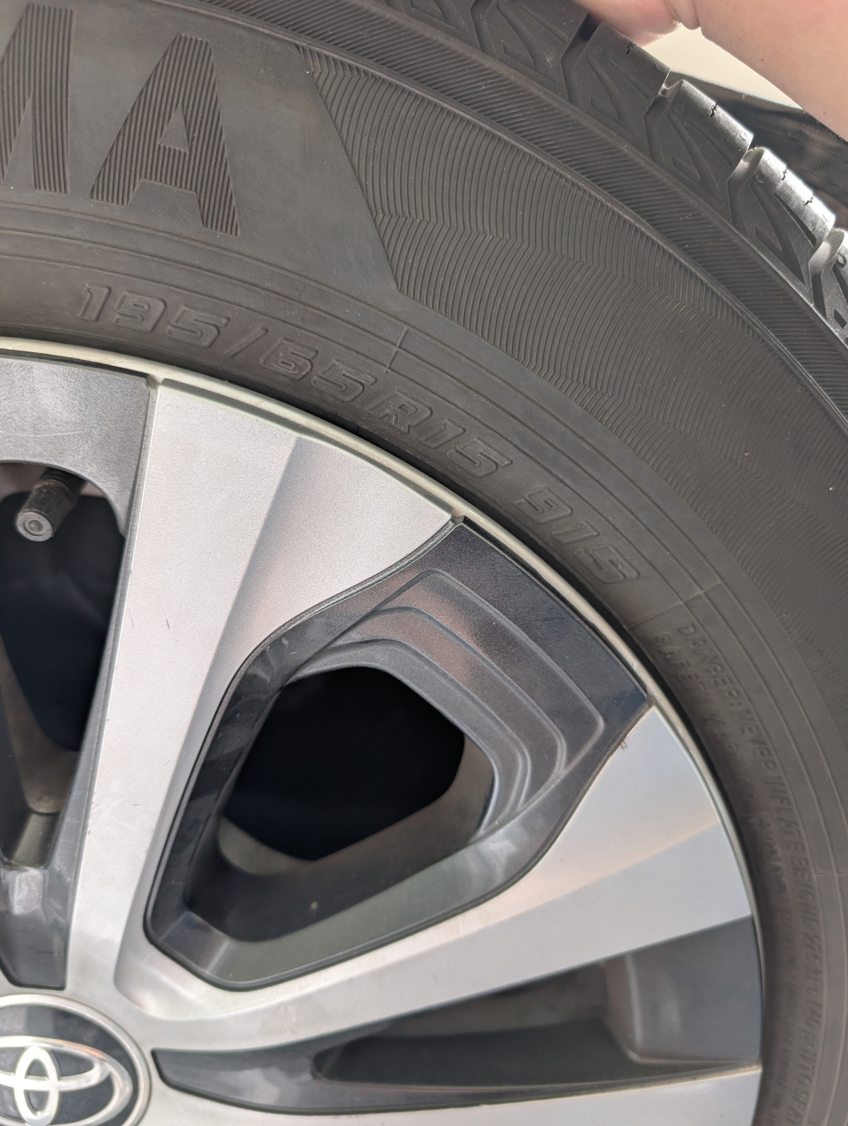 Original Toyota Corolla All-Season Tires with Rims 195/65R15 - photo 2