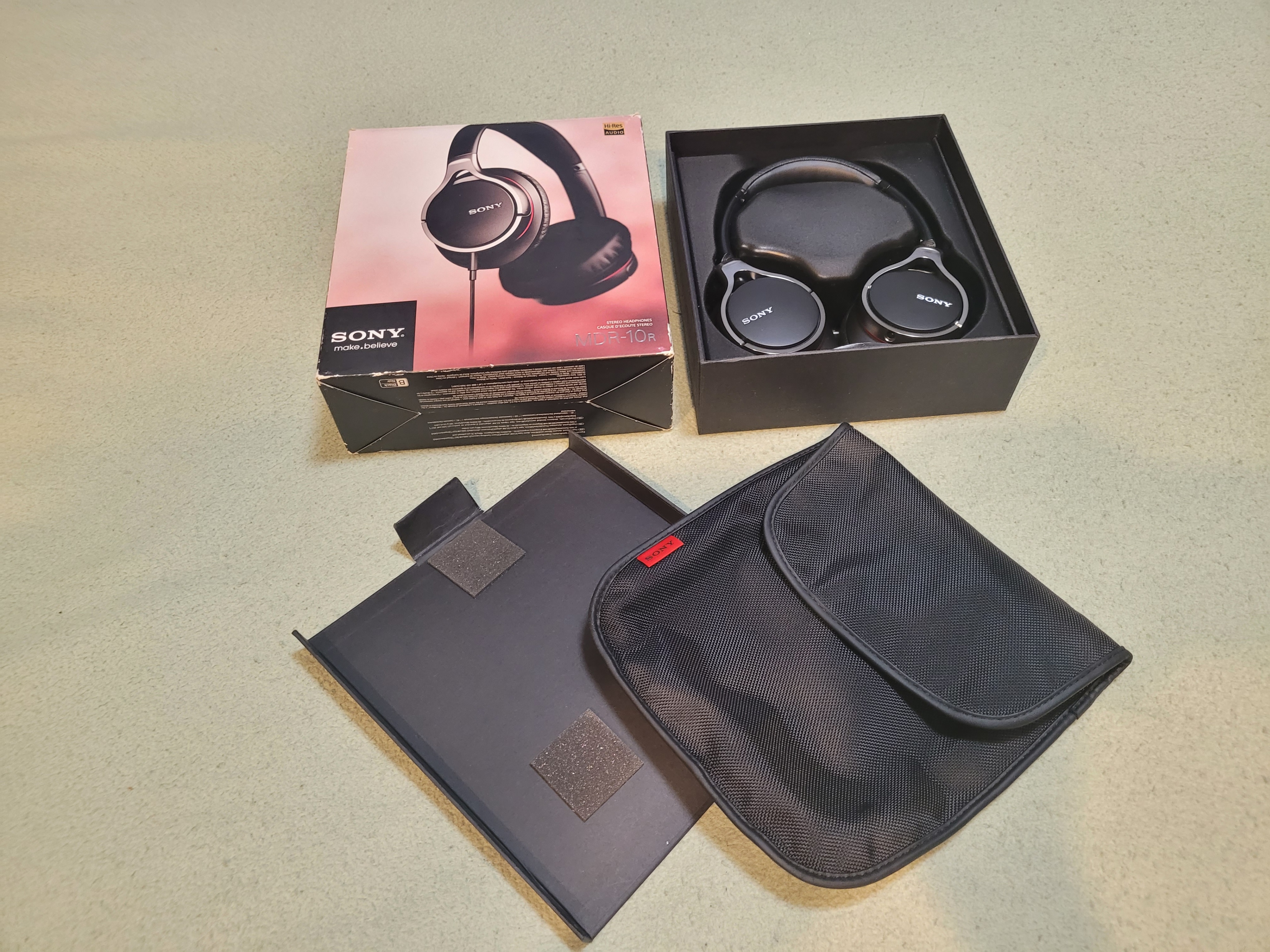 Sony Over-Ear Headphones - photo 3
