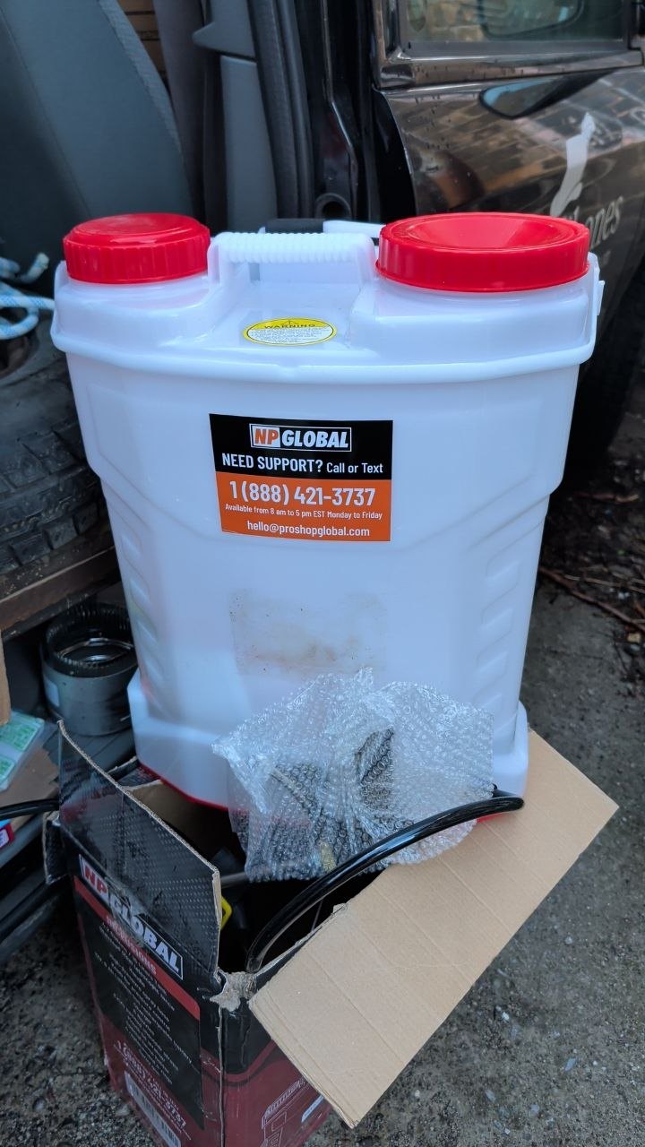 NP GLOBAL Used - Good Backpack Sprayer (4.2 Gallon, 8 Nozzles, 1 - photo 2