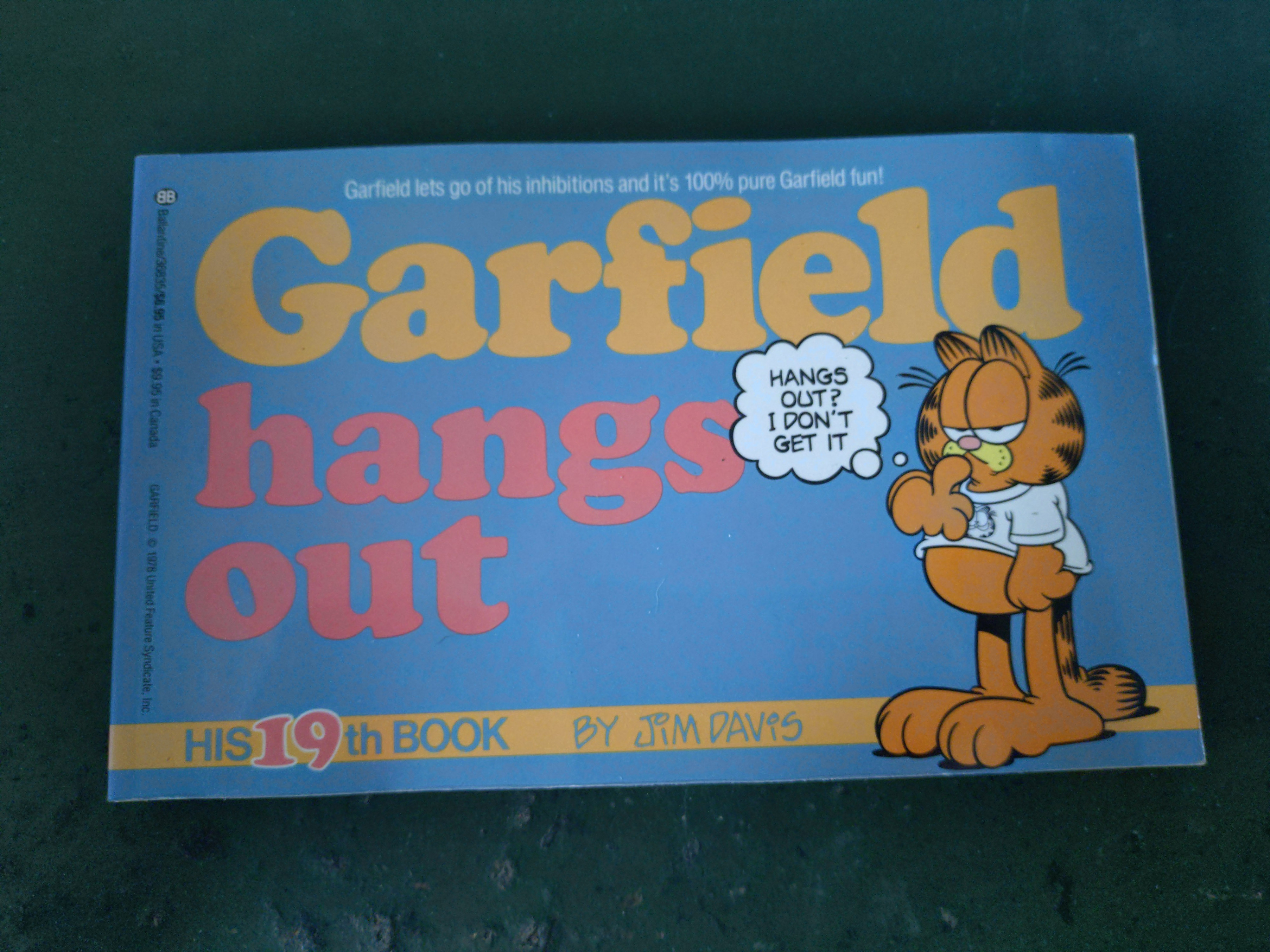 Classic Comic Strip Books – Far Side, Garfield, Hagar (Bundle)