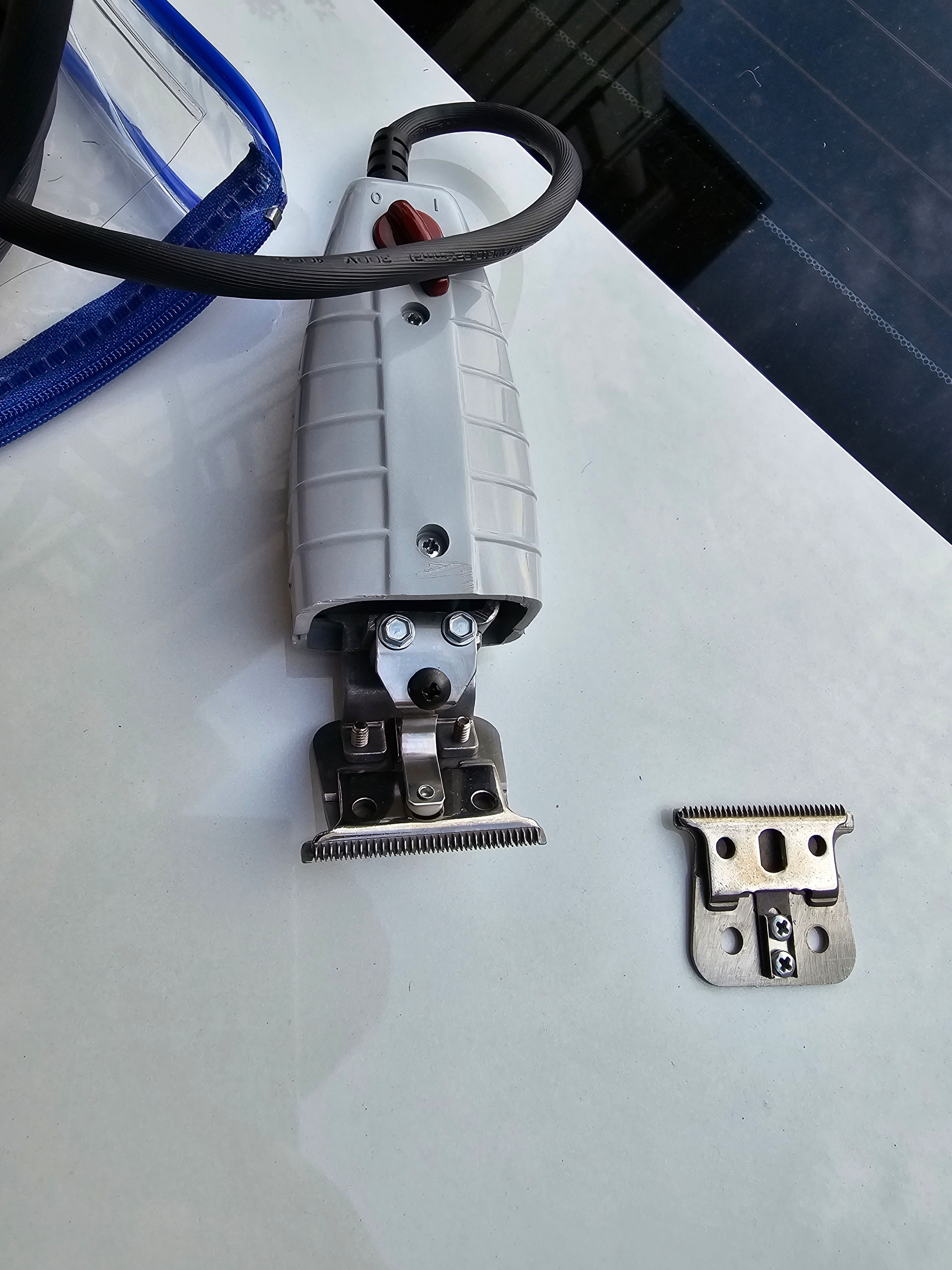 Andis Model G T-Outliner Trimmer - photo 4