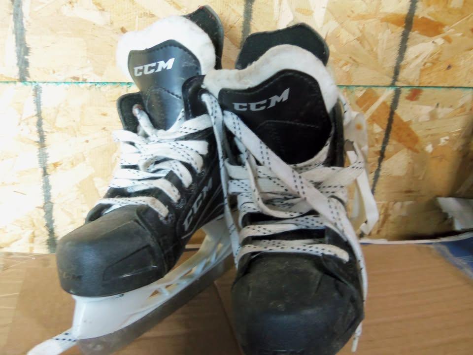 CCM Rib XT Youth Skates