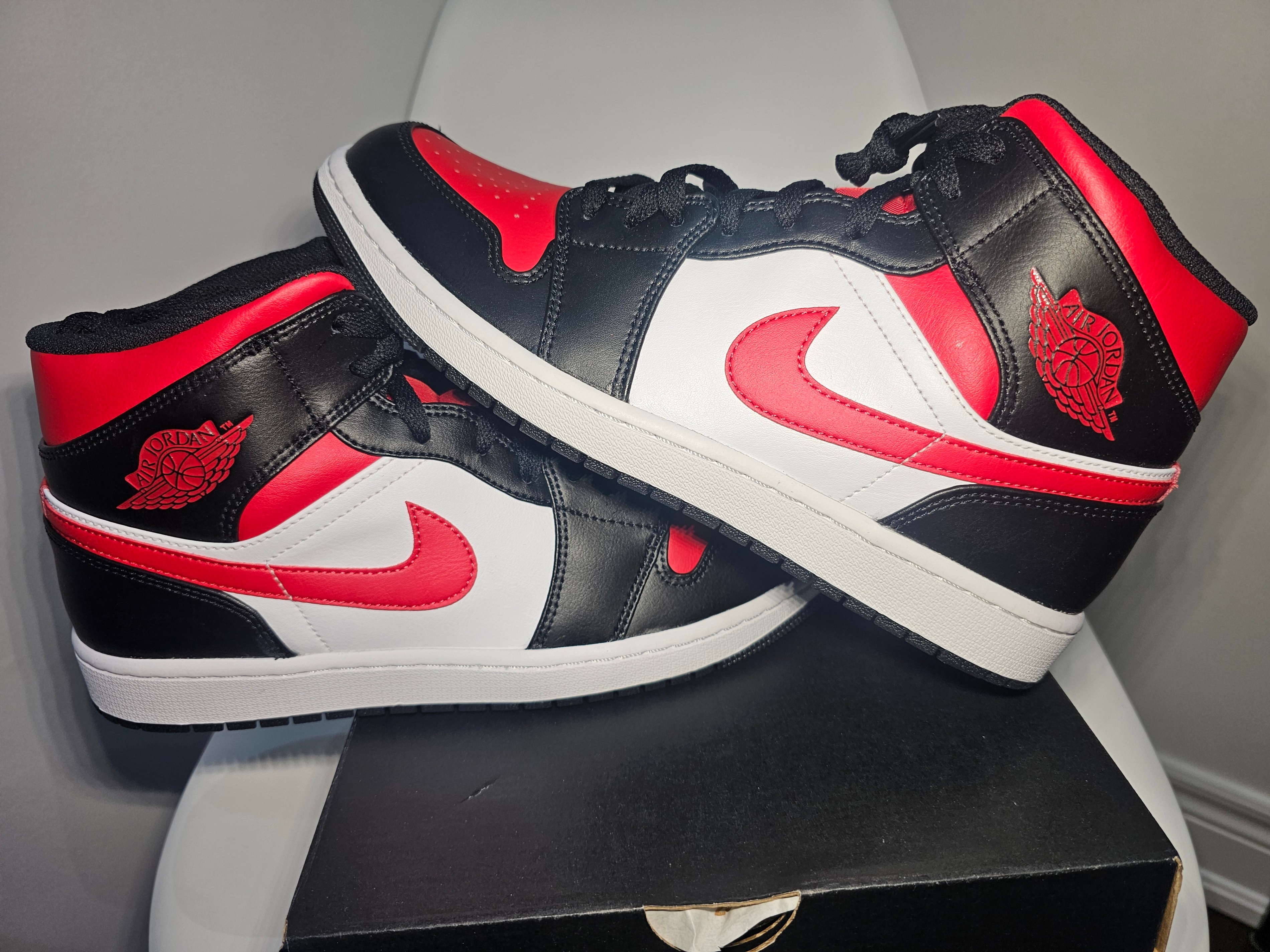 Air Jordan 1 Mid Black Red White US Size 11 - photo 2