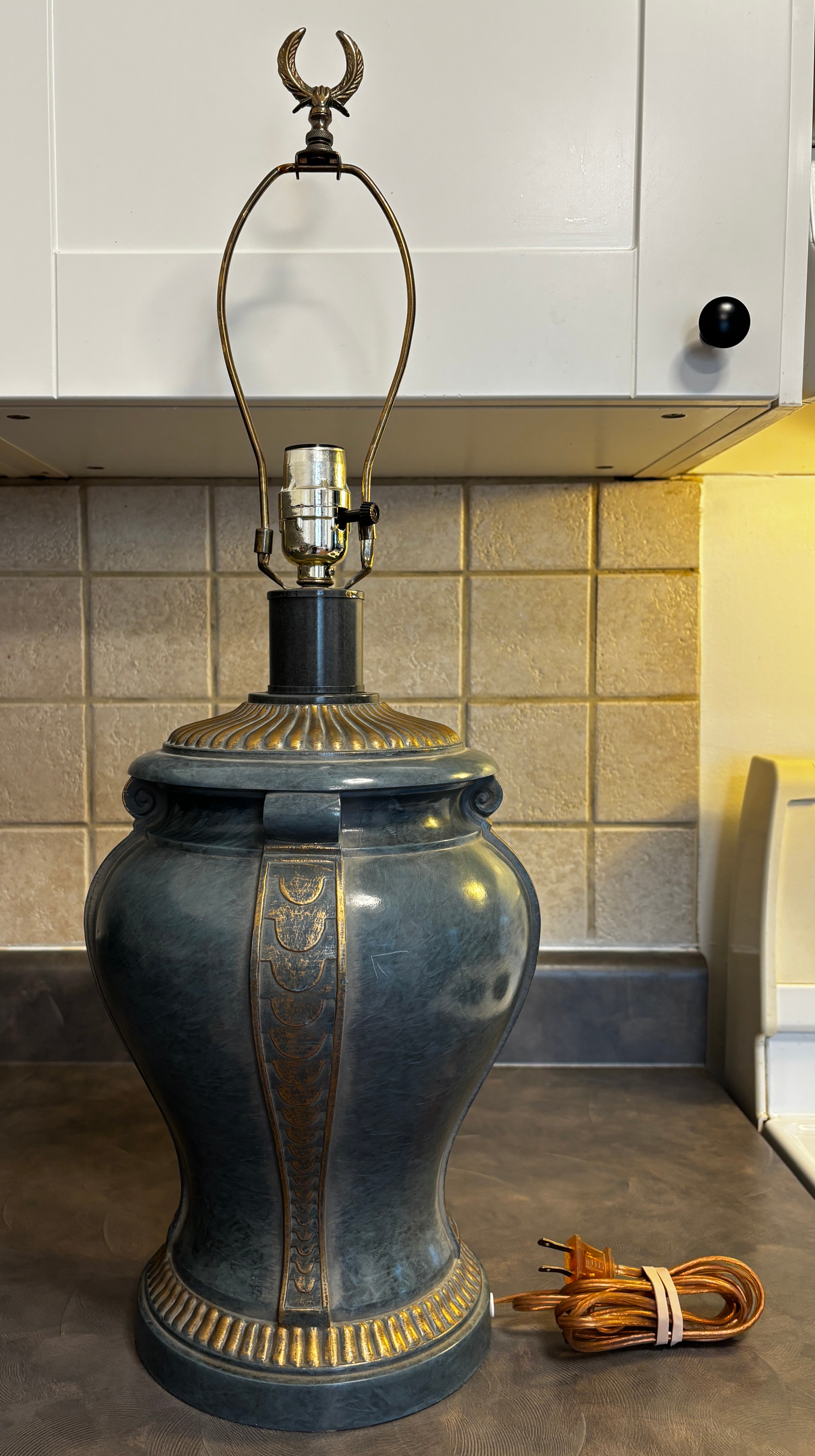 Beautiful Vintage urn-style table lamp - photo 2
