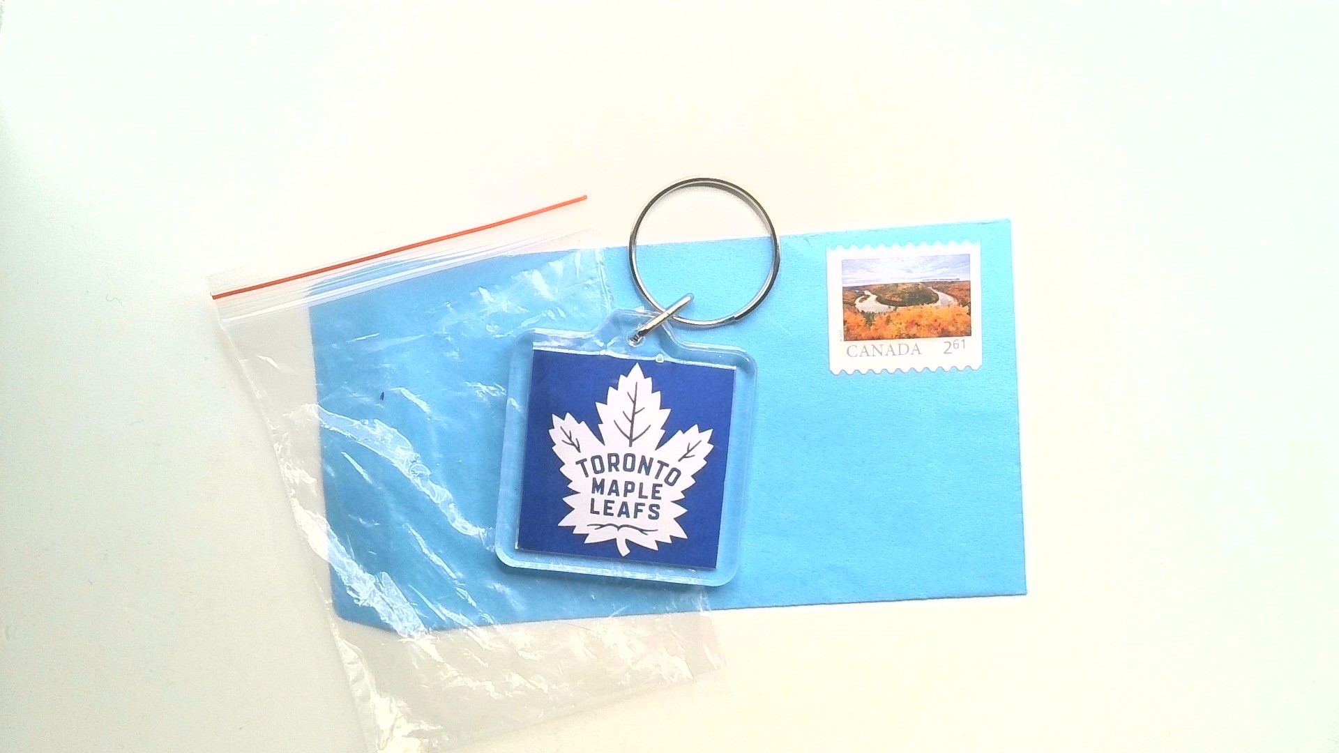 TORONTO MAPLE LEAFS ( KEY CHAIN ) FREE SHIPPING