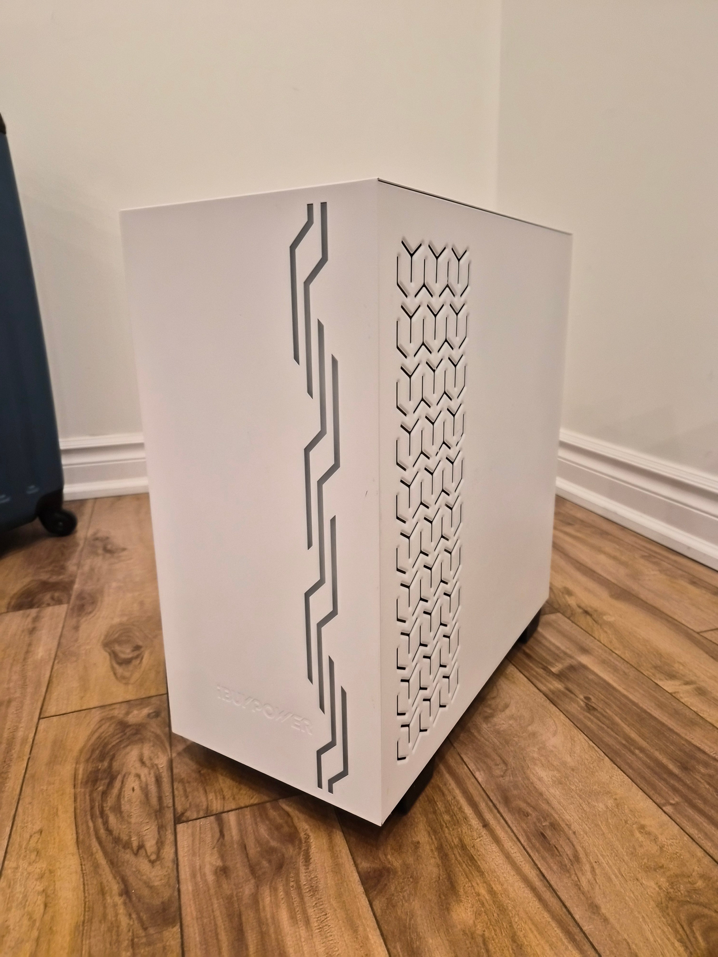 iBUYPOWER Snowblind S PC Case (LCD SCREEN DOESNT WORK) - photo 4