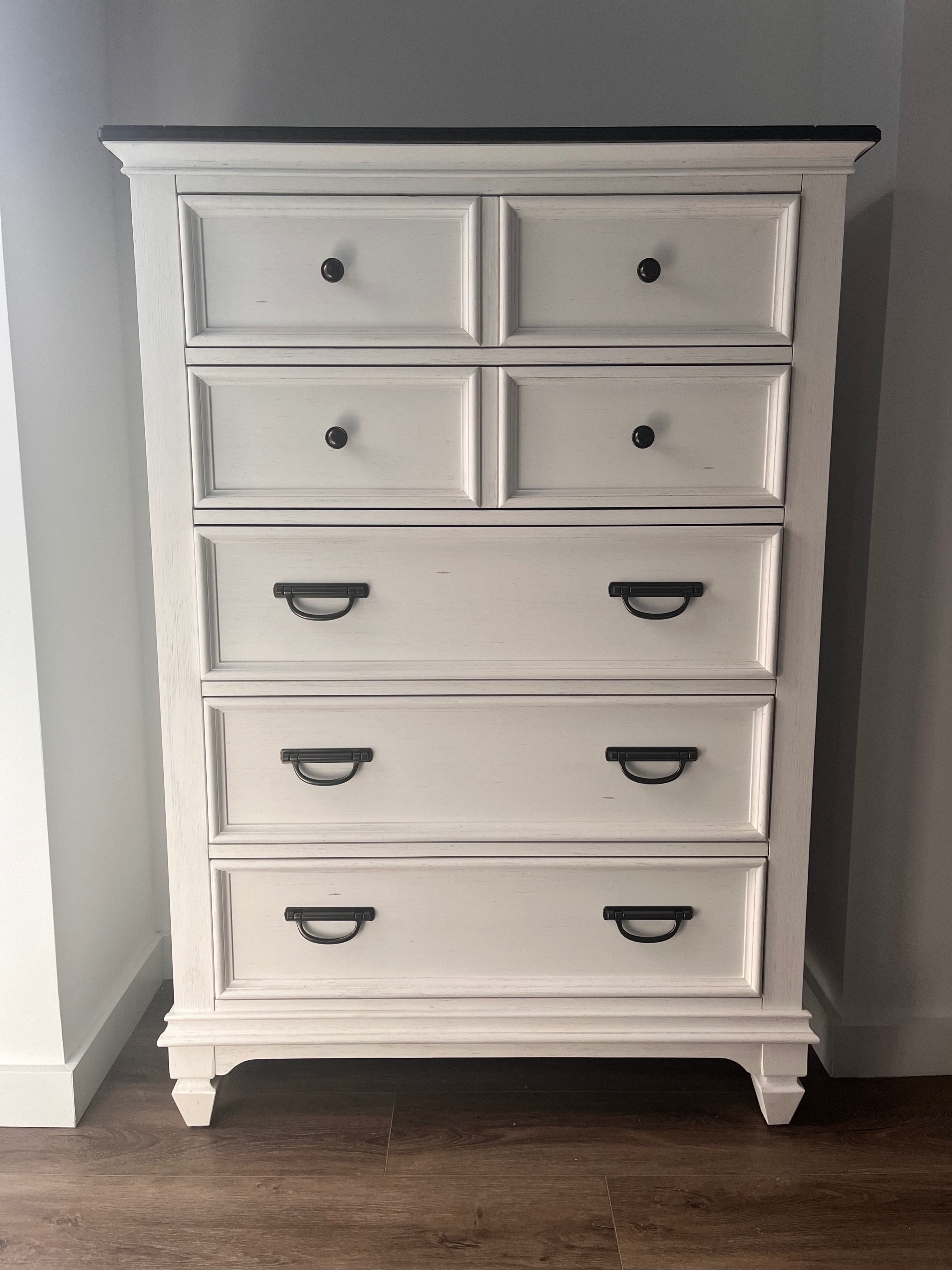 Raymour & Flanigan Two Tone Dresser/Chest