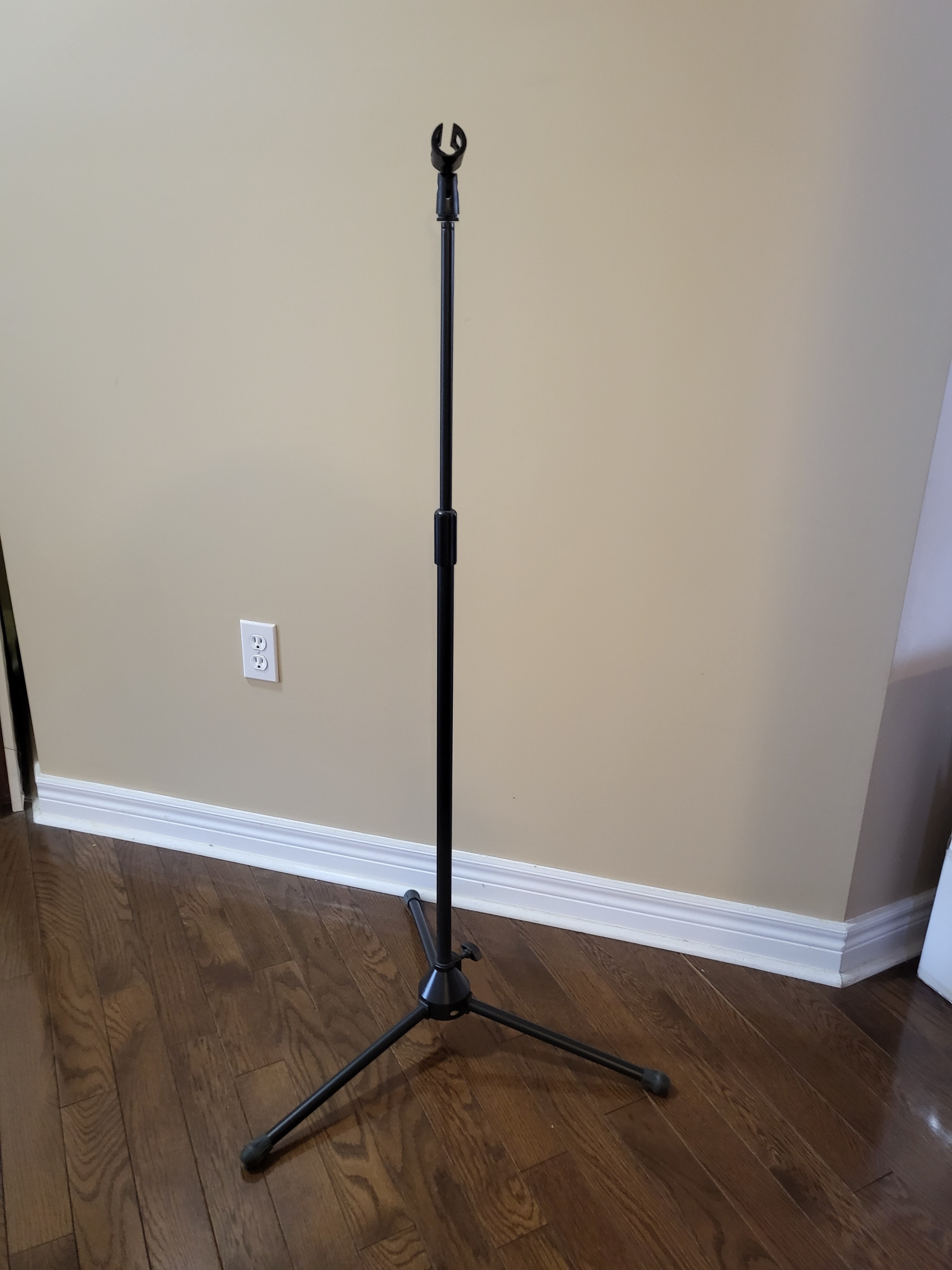 Microphone Stand – Height Adjustable Tripod Brand New