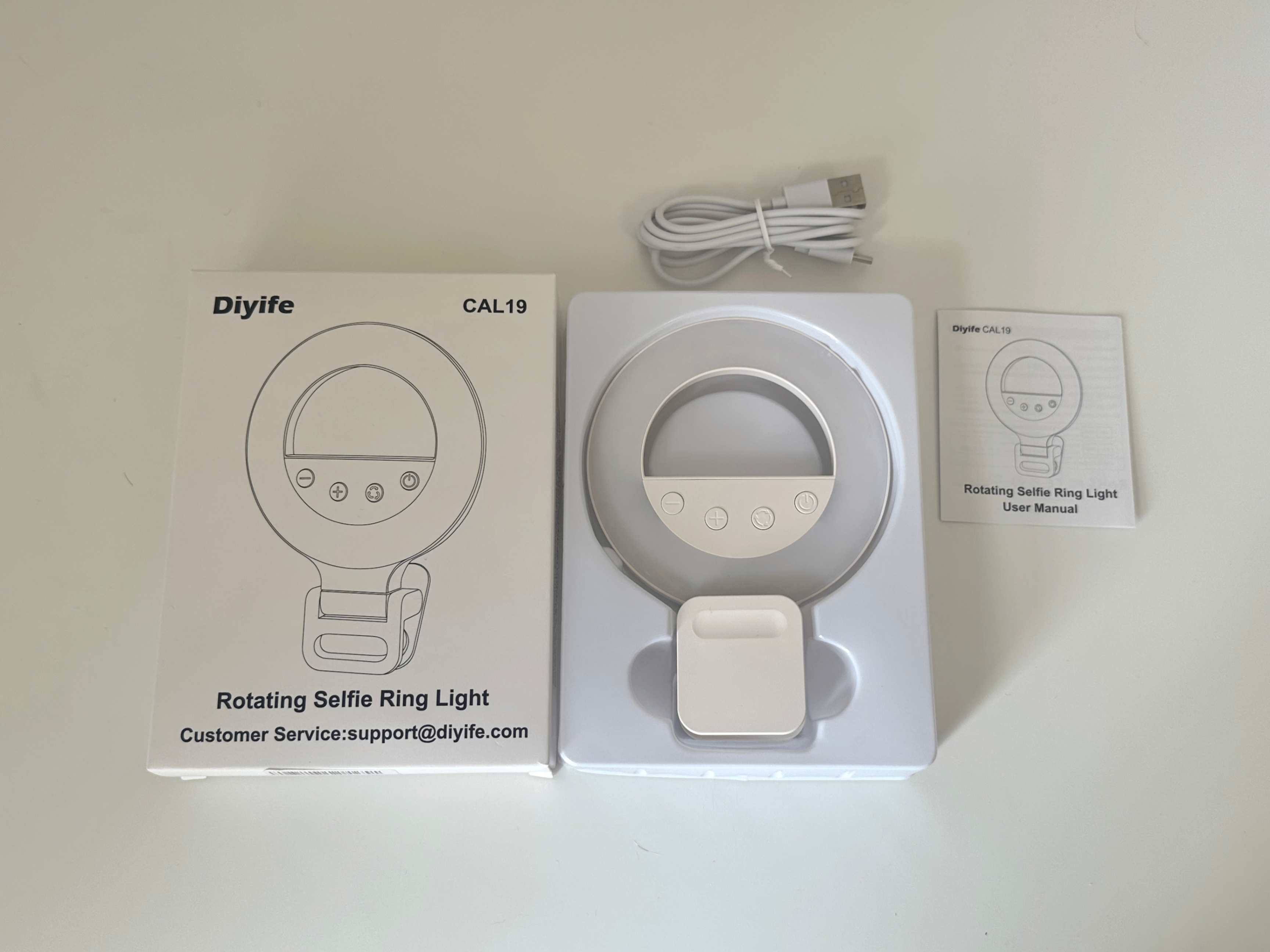 Rotating selfie ring light