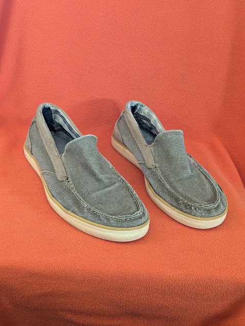 Size 10.5 mens slip-on cloth-upper, rubber-soled, Clark shoes - photo 2
