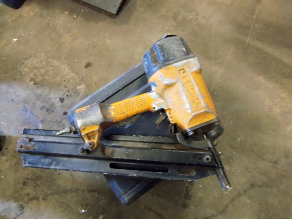 Air Nail Gun