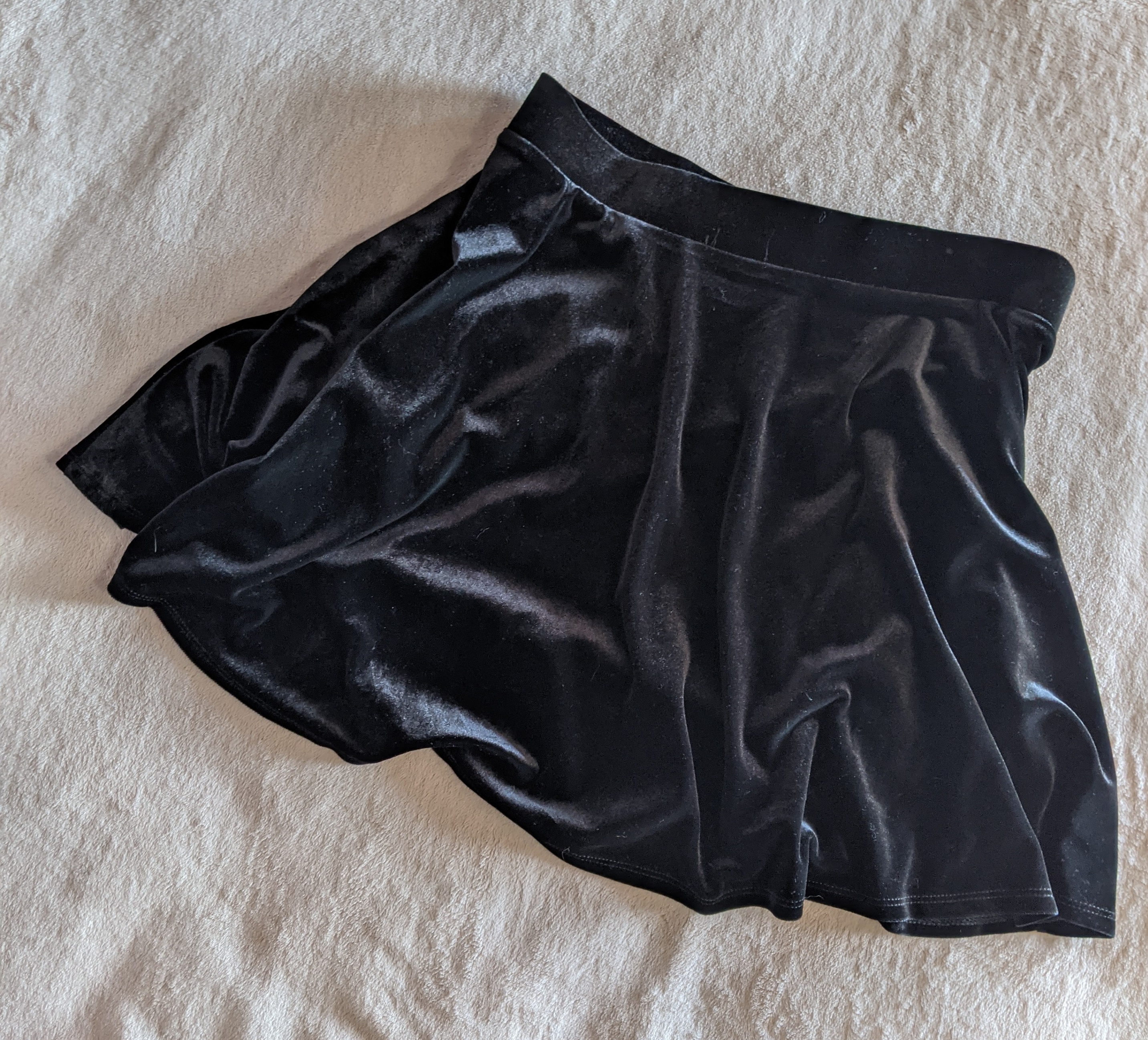 Hot Topic Velvet Skater Pocket Skirt