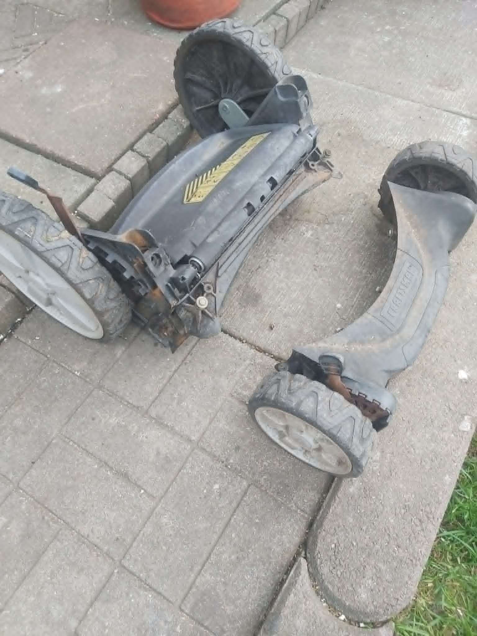 Craftsman Lawn mower Front and back Wheels. - photo 4