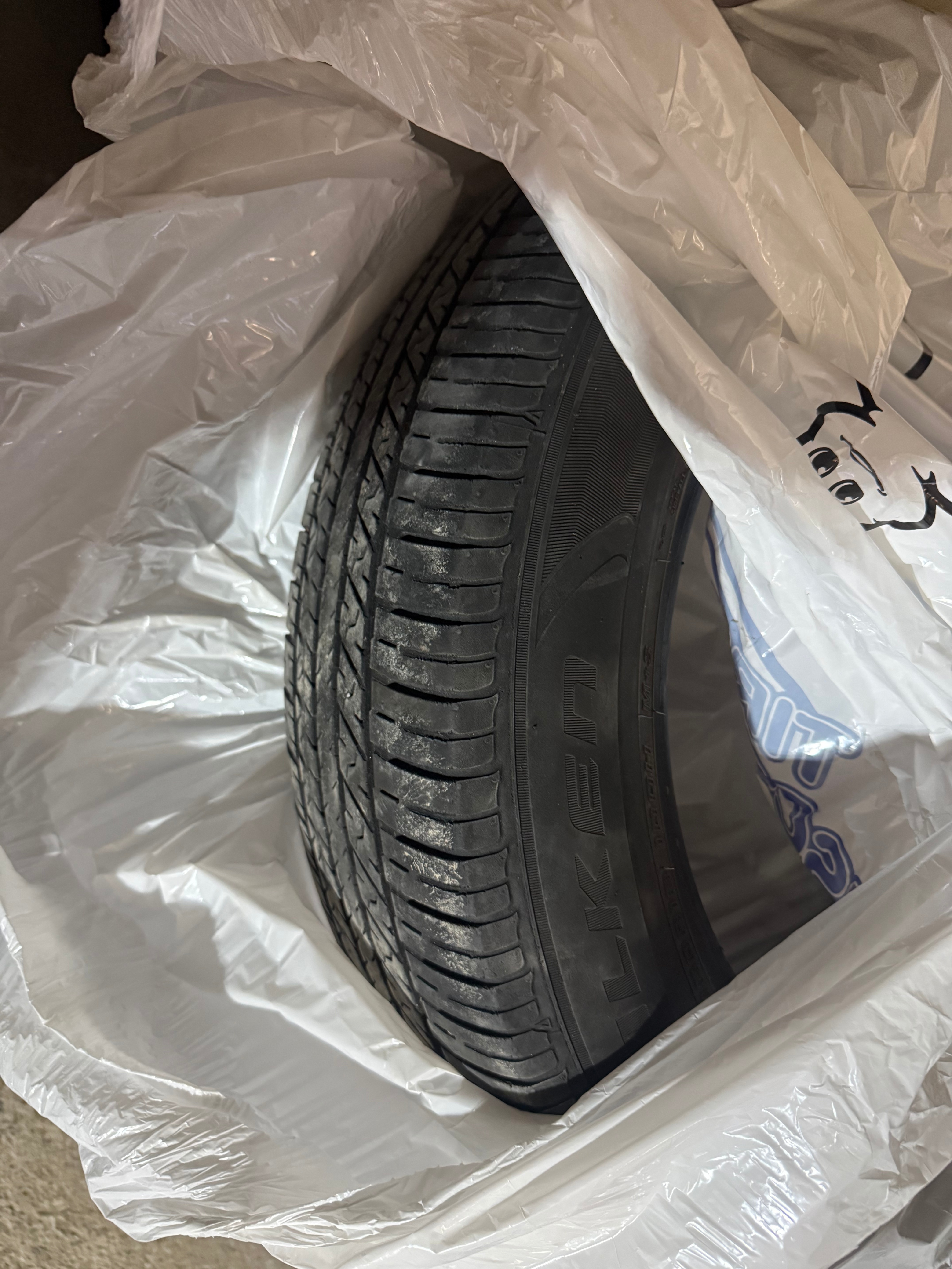 Set of 4 Falken Tires 225/60R18 - 50,000KM used - photo 4