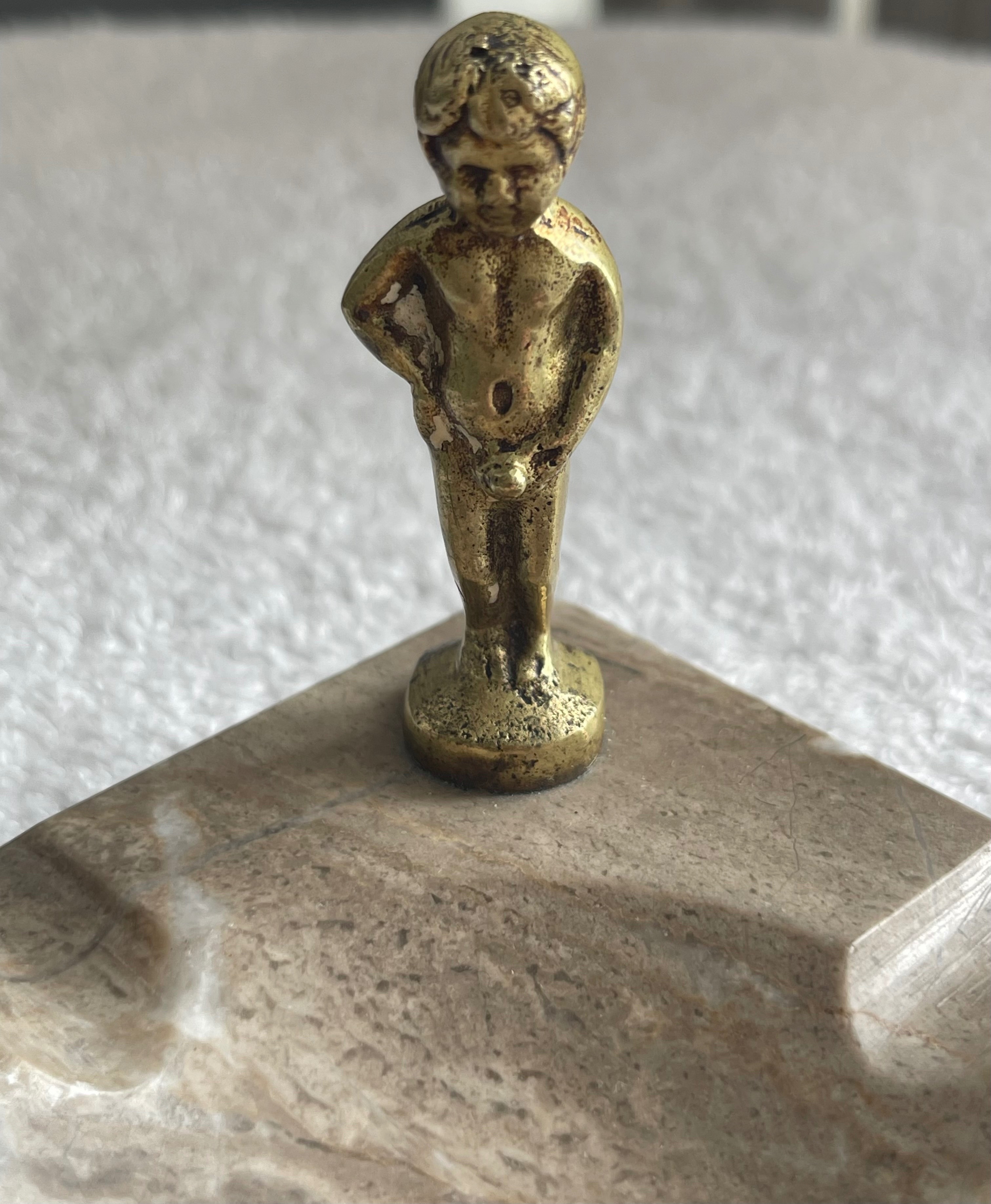 Vintage Belgian Manneken Pis Marble & Brass Tray - photo 3