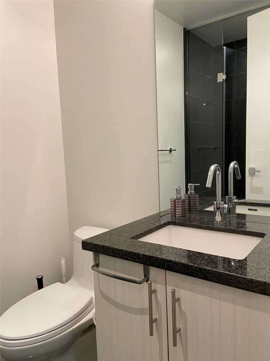 Male Roommate Wanted – Private Room in Downtown Toronto - photo 5