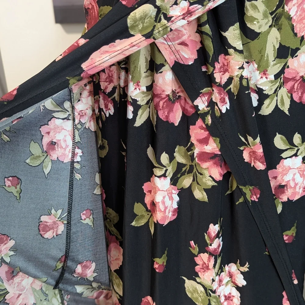 Black Floral Print Maxi Dress with Side Cutouts - photo 4