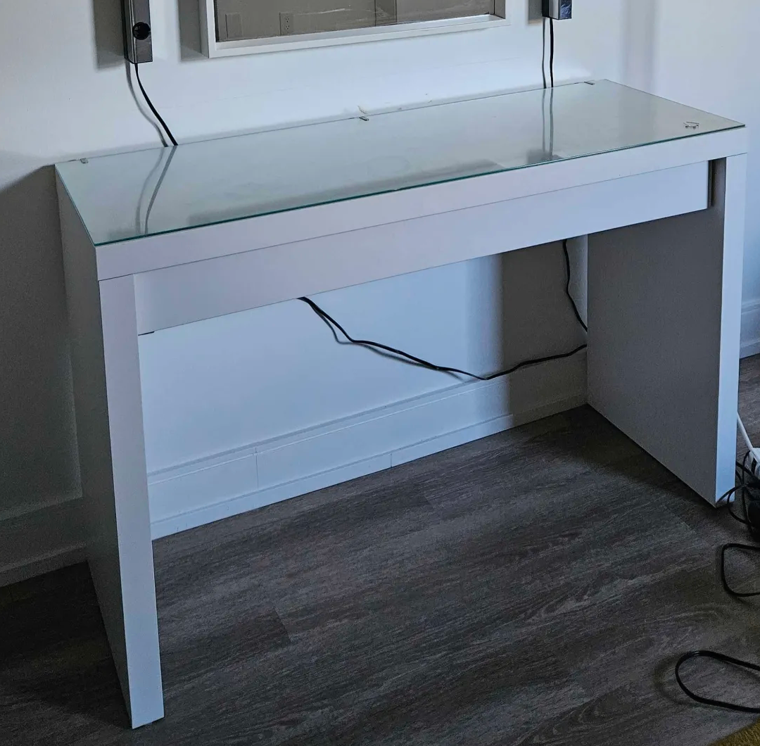 Vanity Dressing Table ikea - Glass top + White