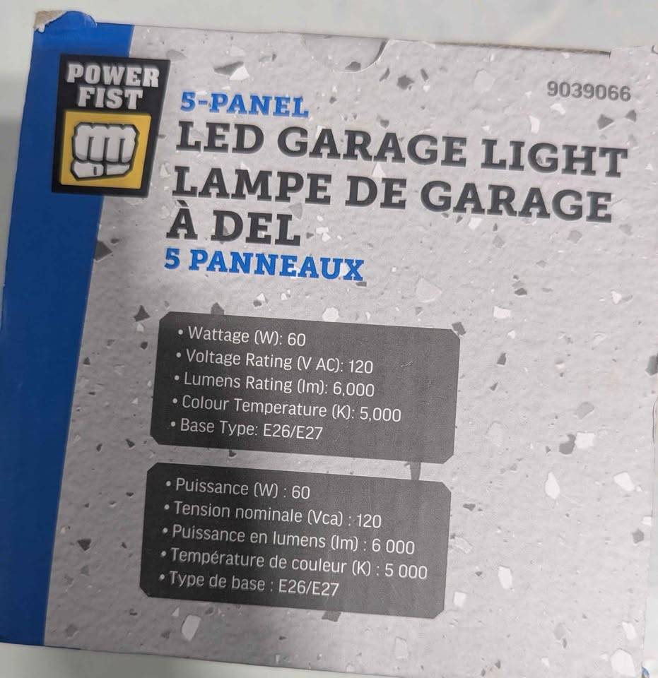 NEW LED Garage Light 6,000 Lumen White 5-Panel - photo 2