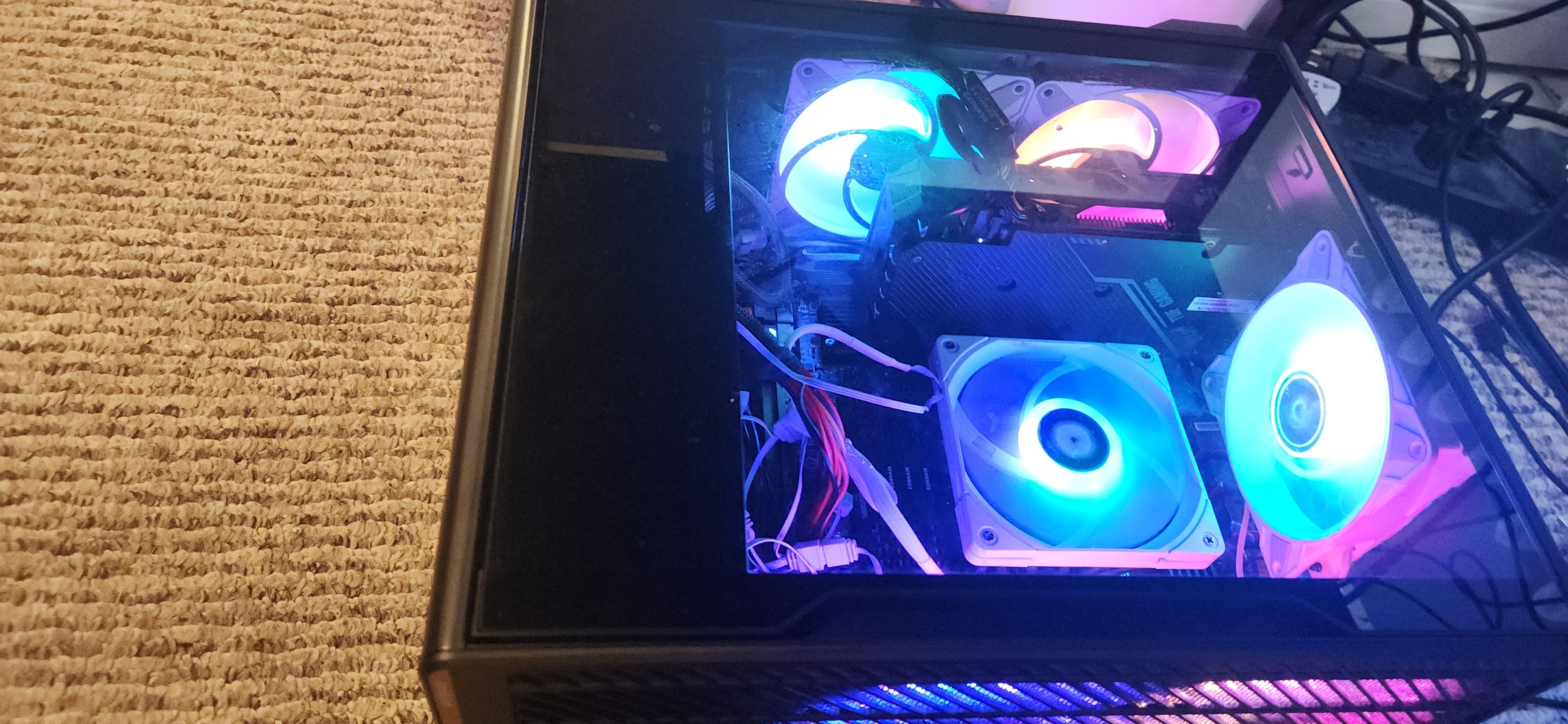 Ryzen 3600X 4.4Ghz/ RTX 3060 12GB/ 32GB DDR4/SSD 255GB/2 TB HDD