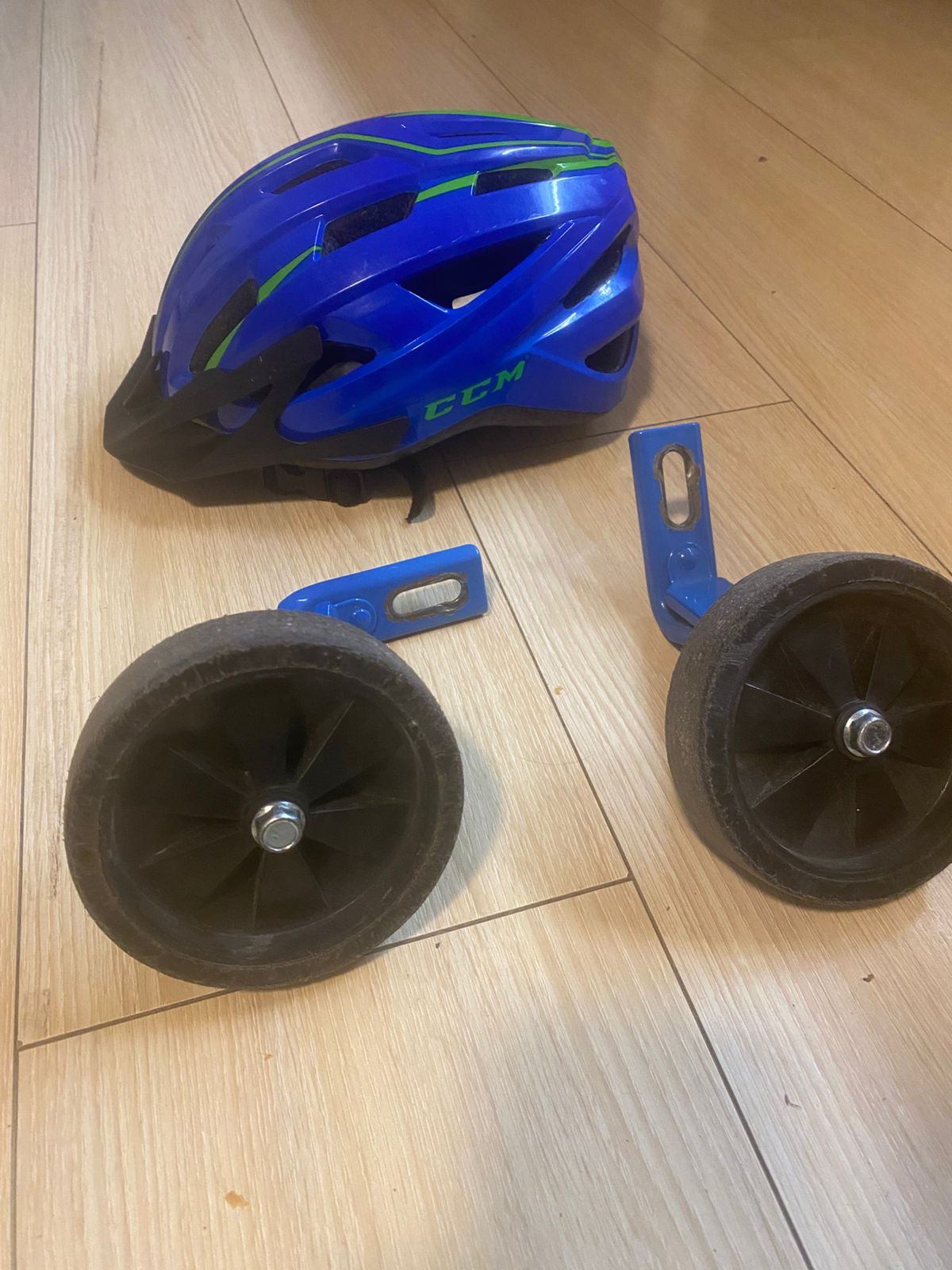 Kids  Bike with Pedals – Gently Used – Great Condition! - photo 5