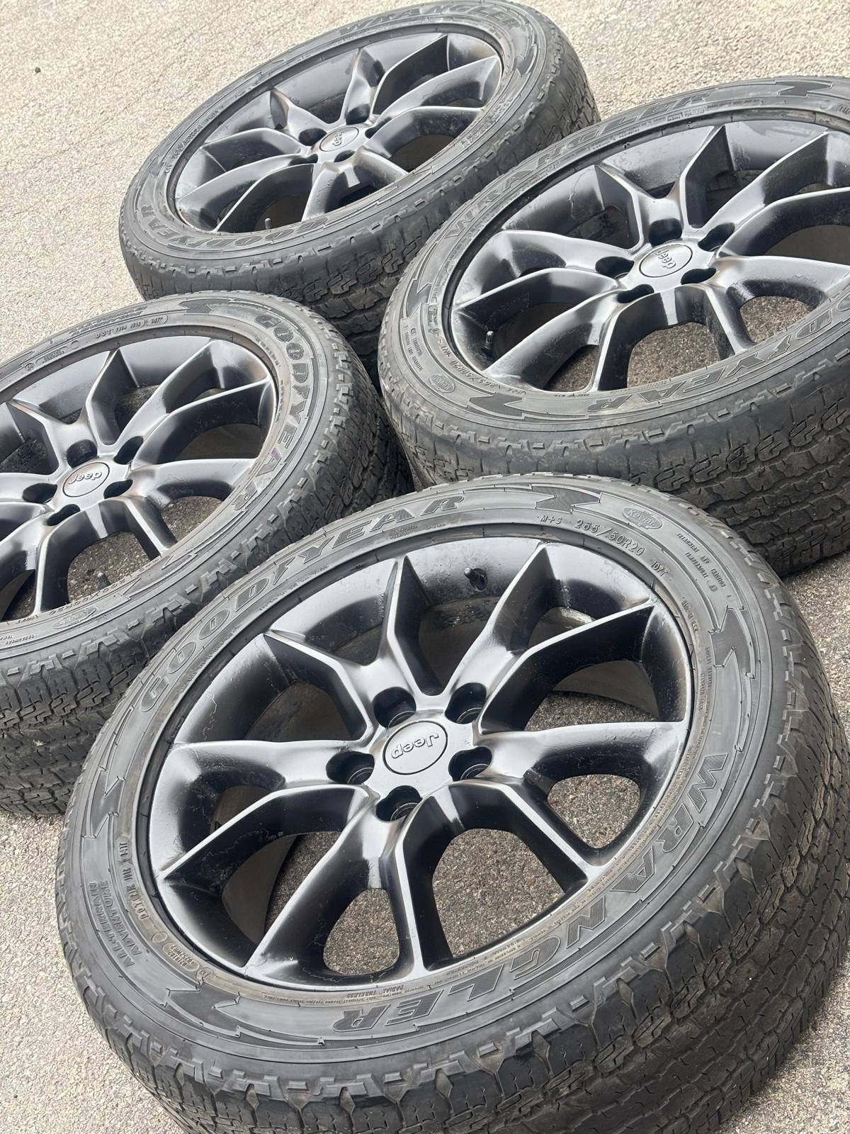 OEM 20”GrandCherokee/Durango(5x127)+265/50/R20 Goodyear A/T - photo 5