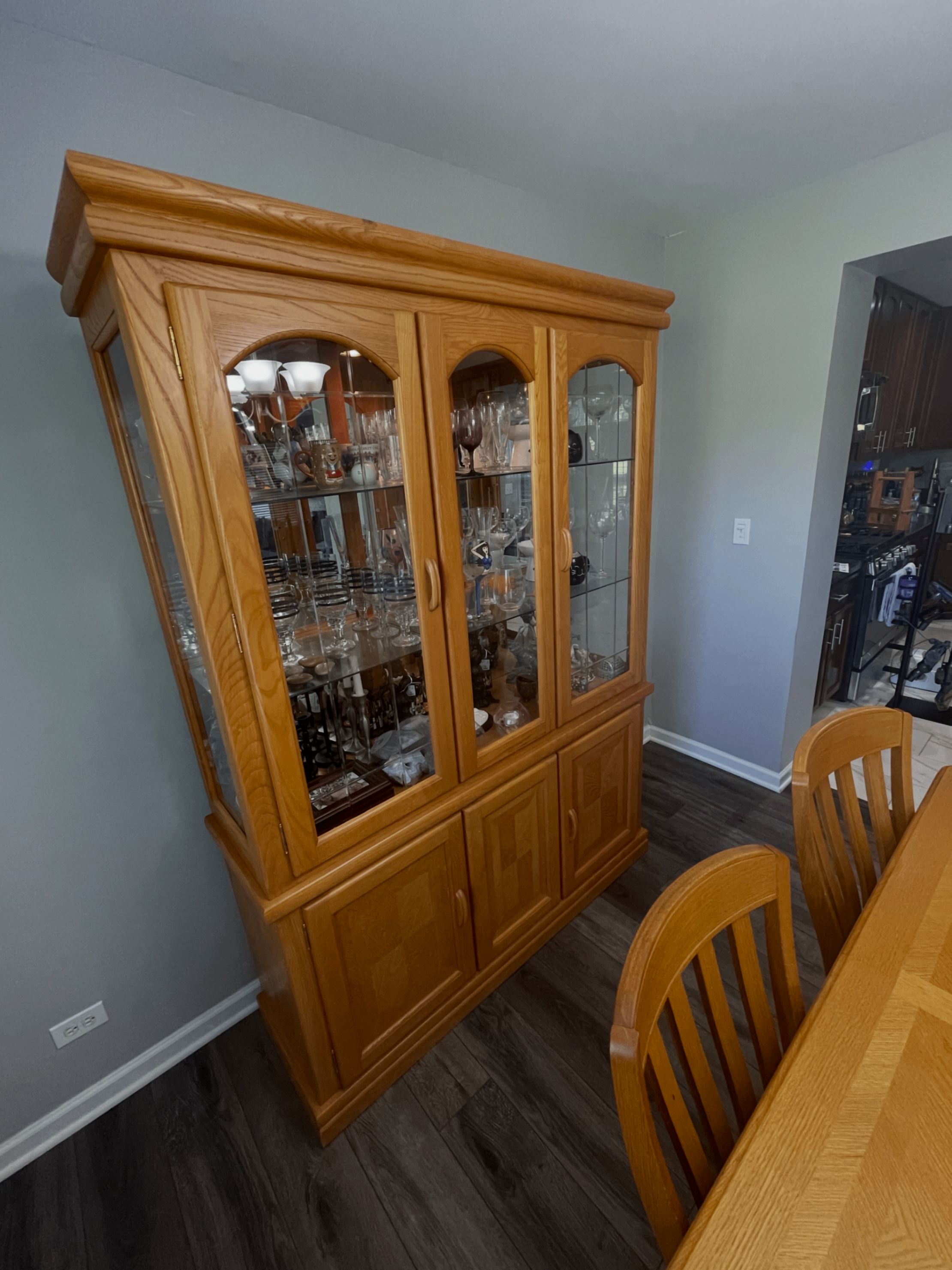Dining Room Table & Matching Hutch - photo 5