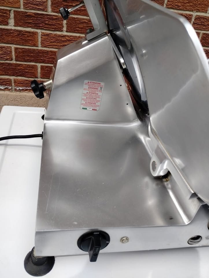 OMCAN 330F 13" Commercial Grade Meat/Deli Slicer - photo 3