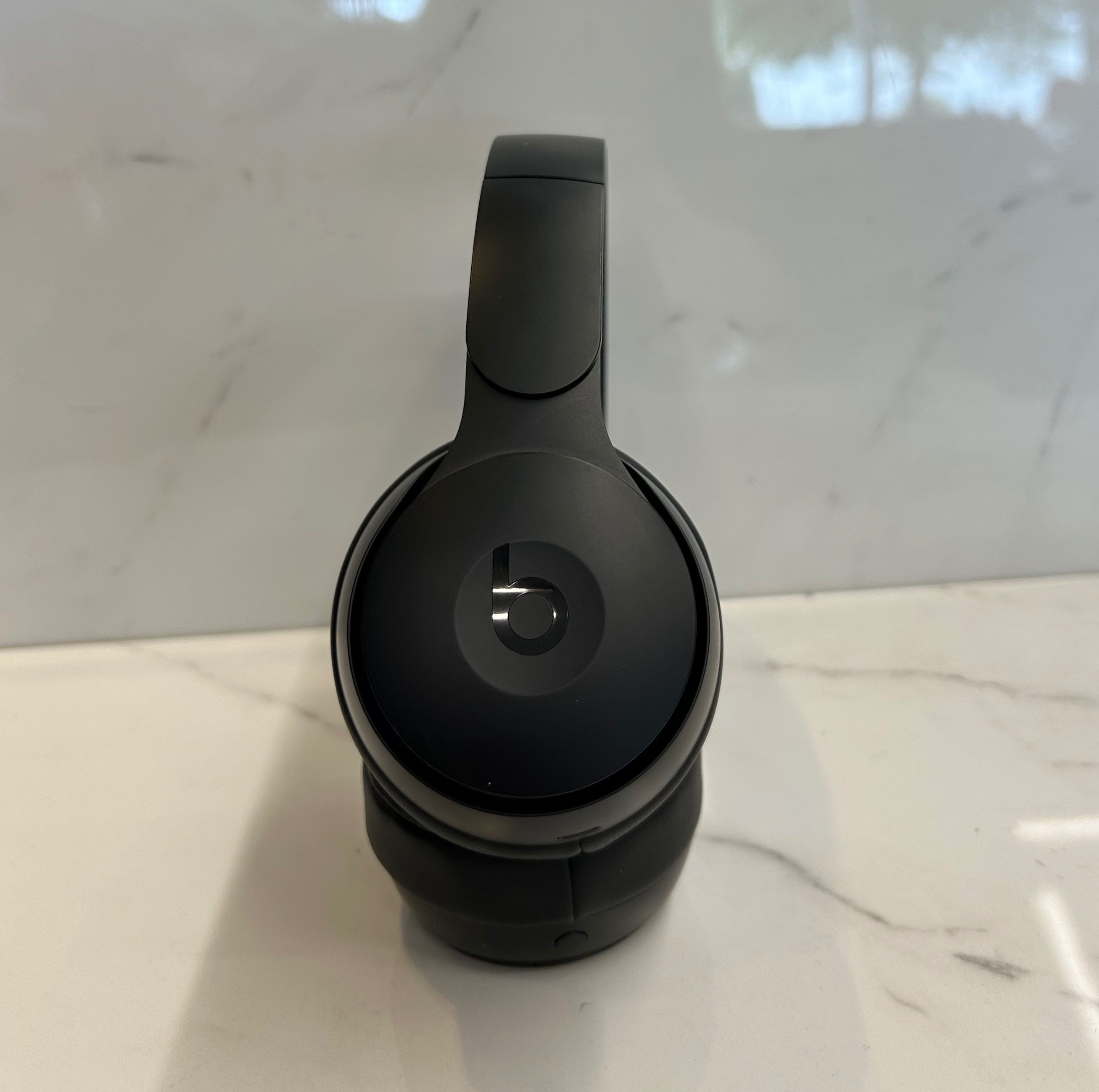 Beats Solo Pro Wireless W/ Case - photo 3