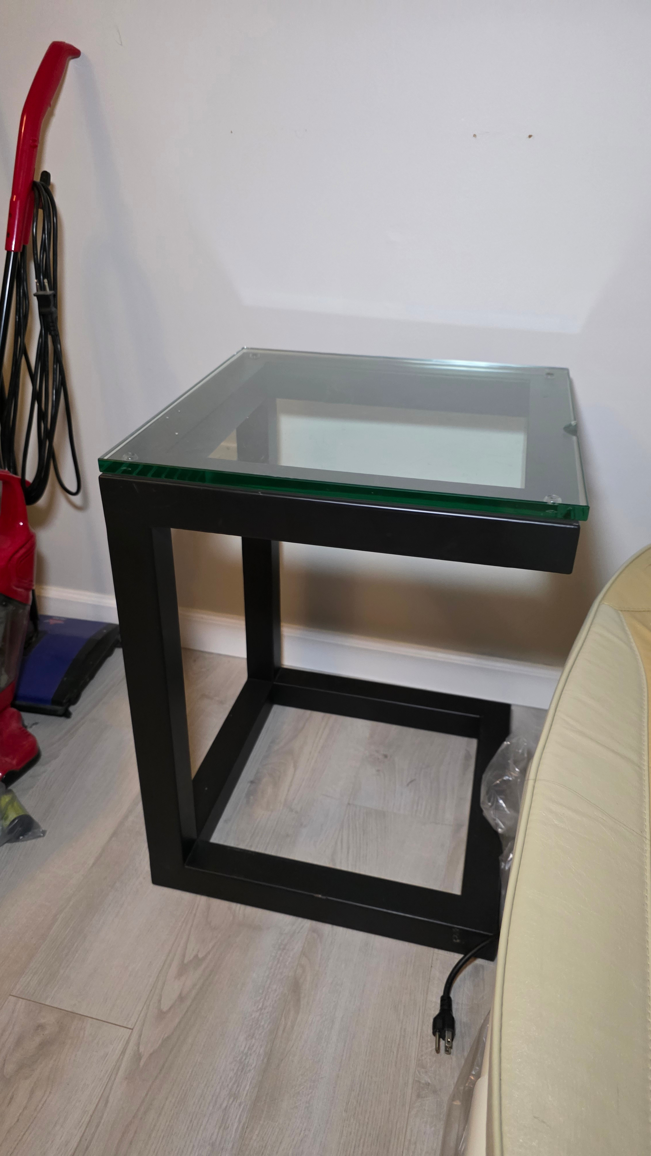 Black Metal and Glass Cube Side Table - photo 5