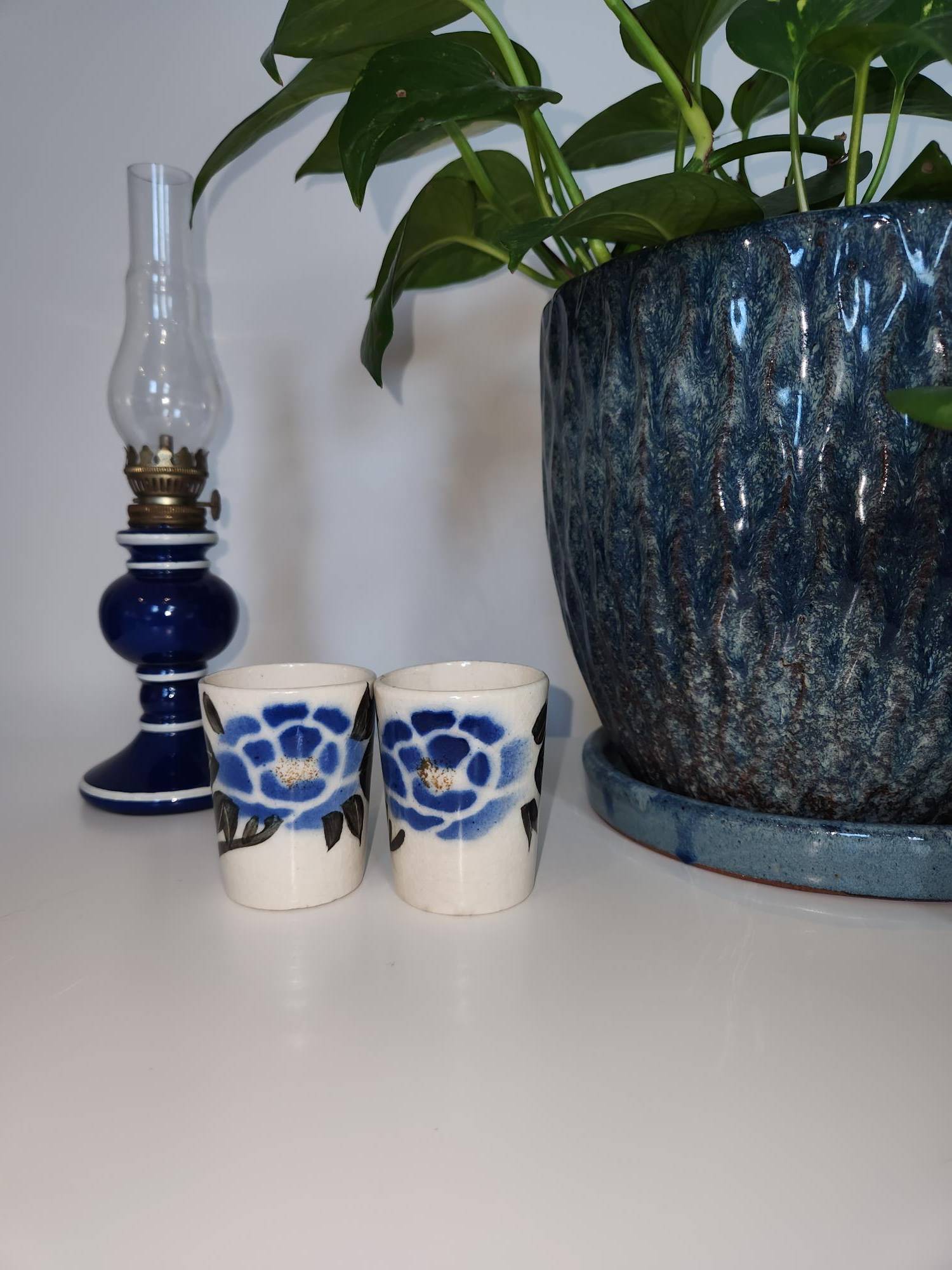 Mid-Century Japanese Yunomi Tea Cups – Blue Florals (Pair) - photo 2