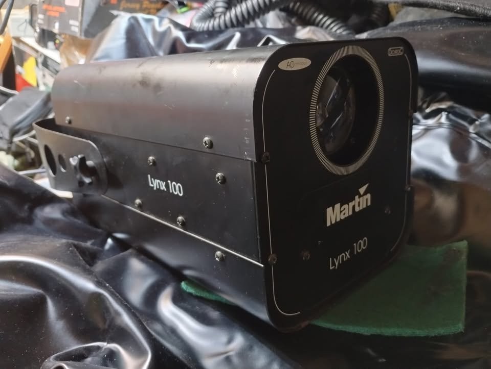 Martin Professional  Lynx 100 US  Light Effects Spotlight