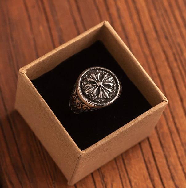 Men's Silver Tone Ornate Ring - photo 2