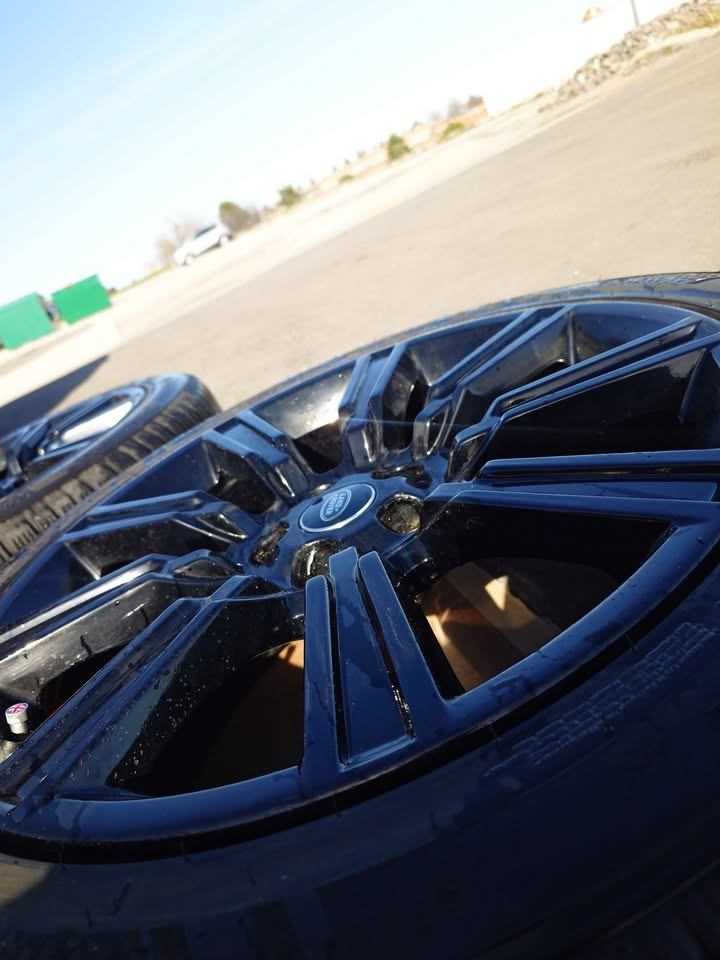 OEM Land Rover, 21 inch wheels with 275/45/r21 Kumho WinterCraft - photo 3