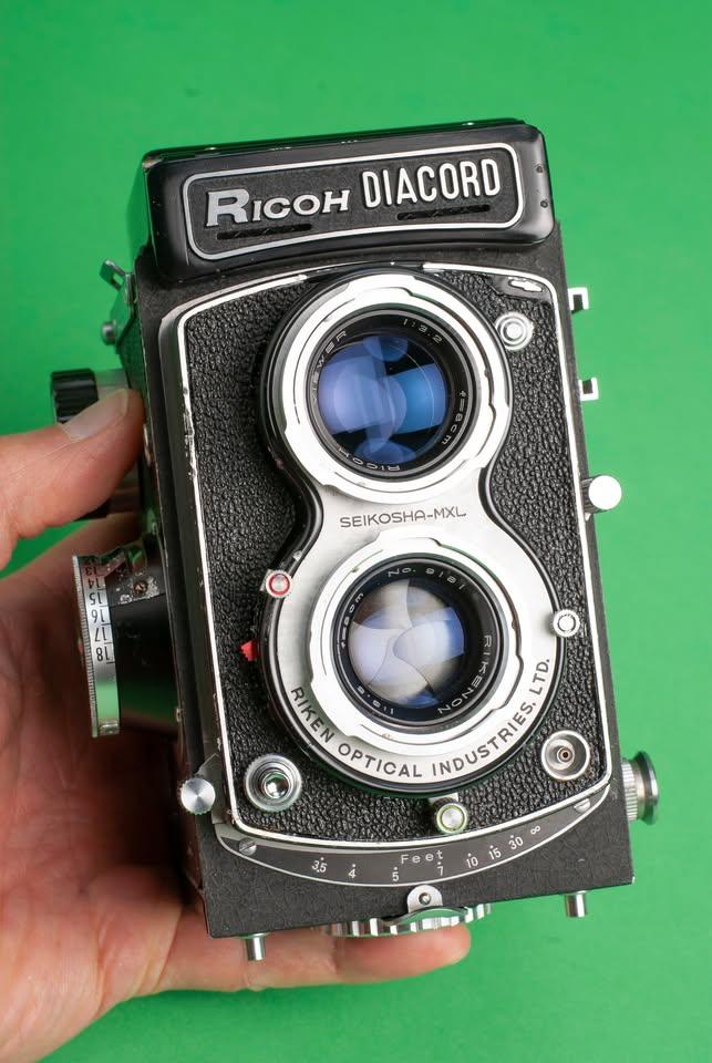 Ricoh Diacord L- Rikenon 80mm f/3.5 TLR Gorgeous Lens !