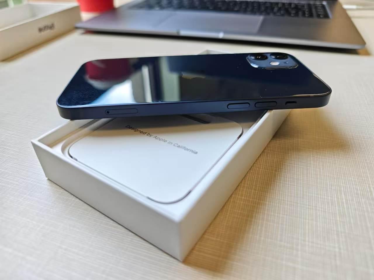iPhone 12 Black 64GB - 100% Battery - Like New - photo 5