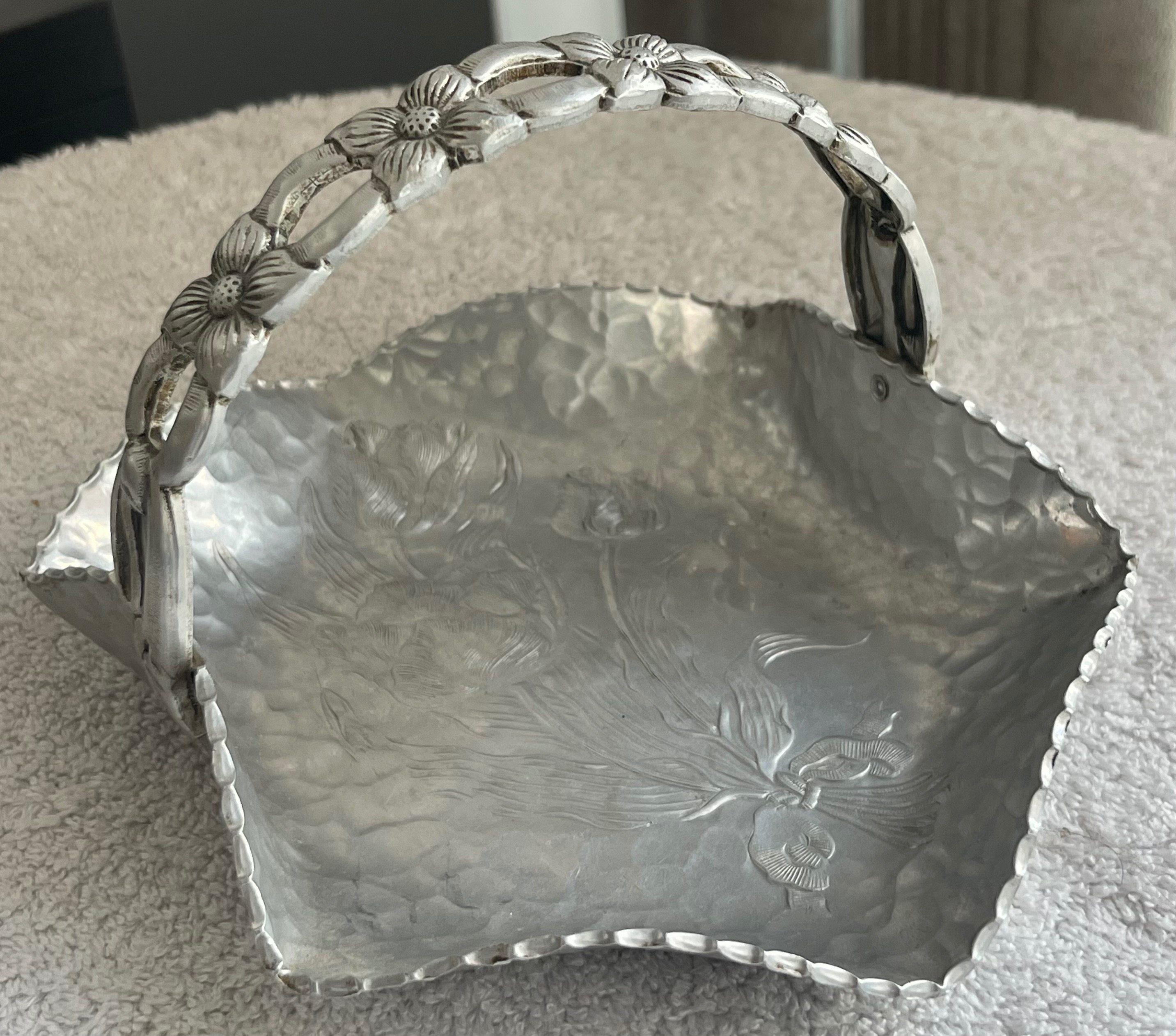 Vintage Rodney Kent Hammered Aluminum Tulip Basket - photo 2