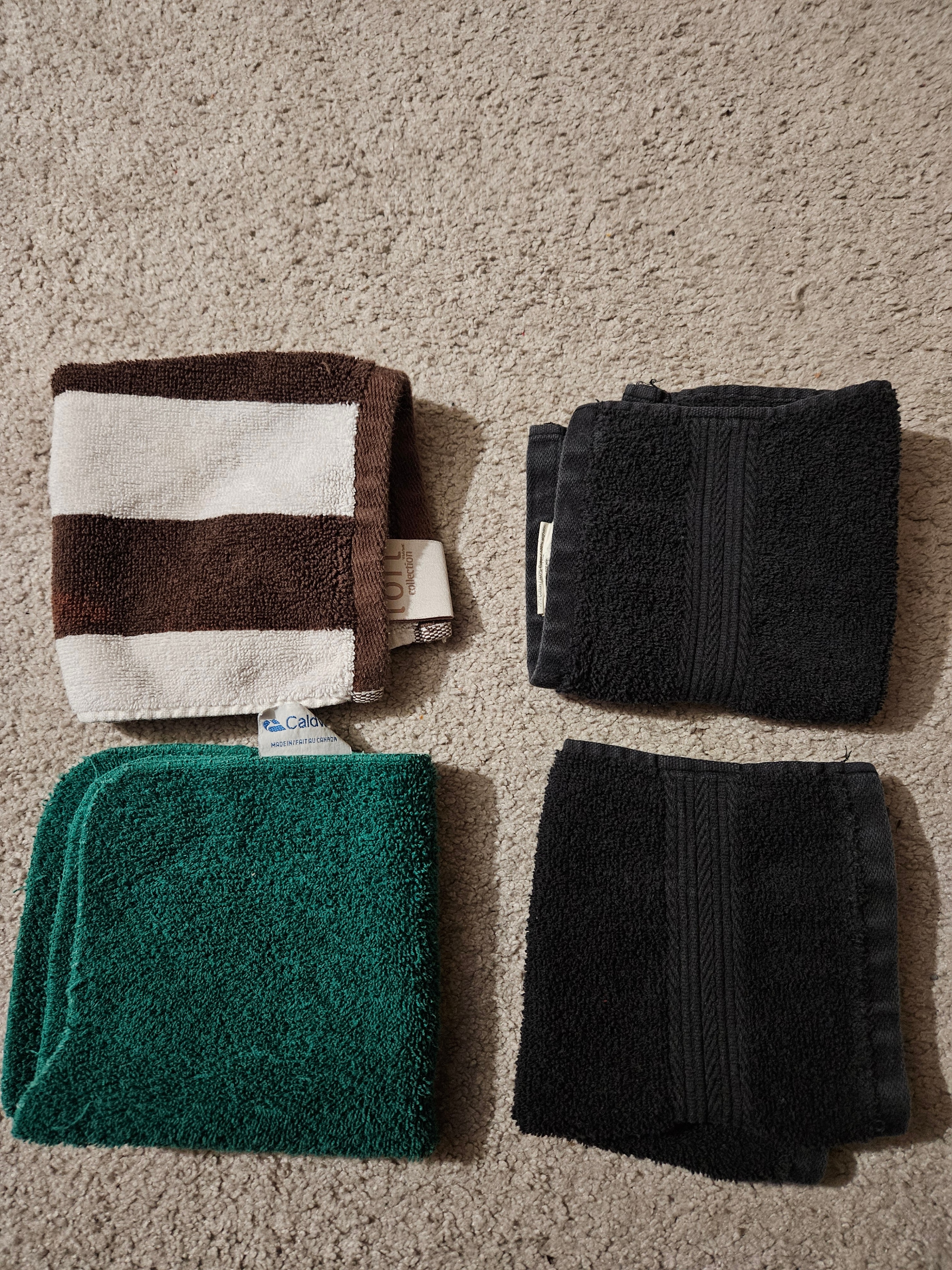 4 Clean Washcloths