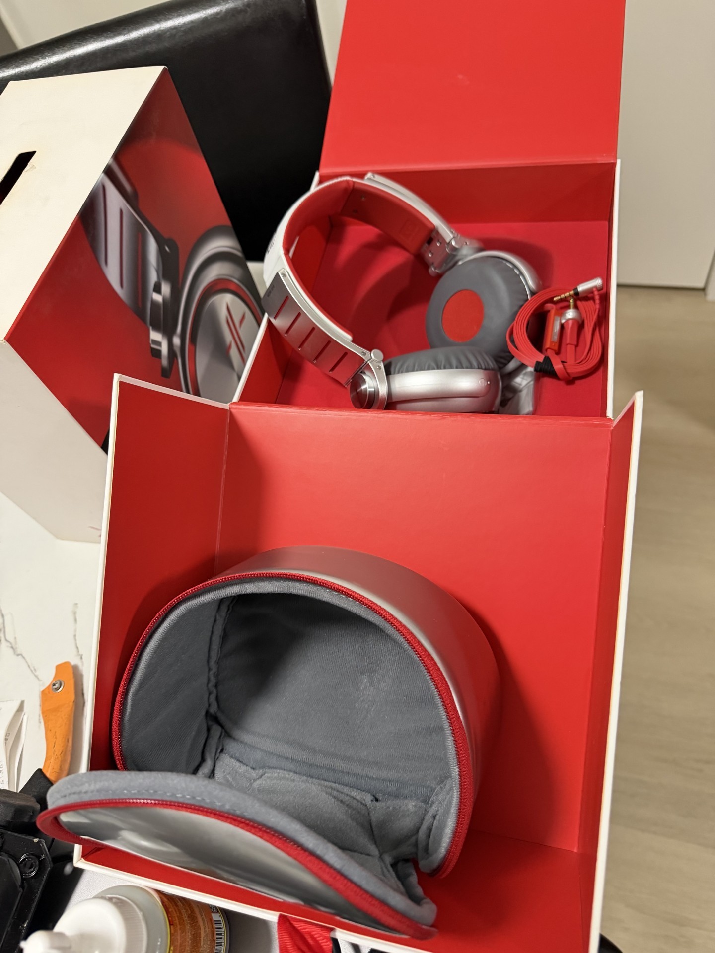 Sony MDR-X10 Headphones - photo 2