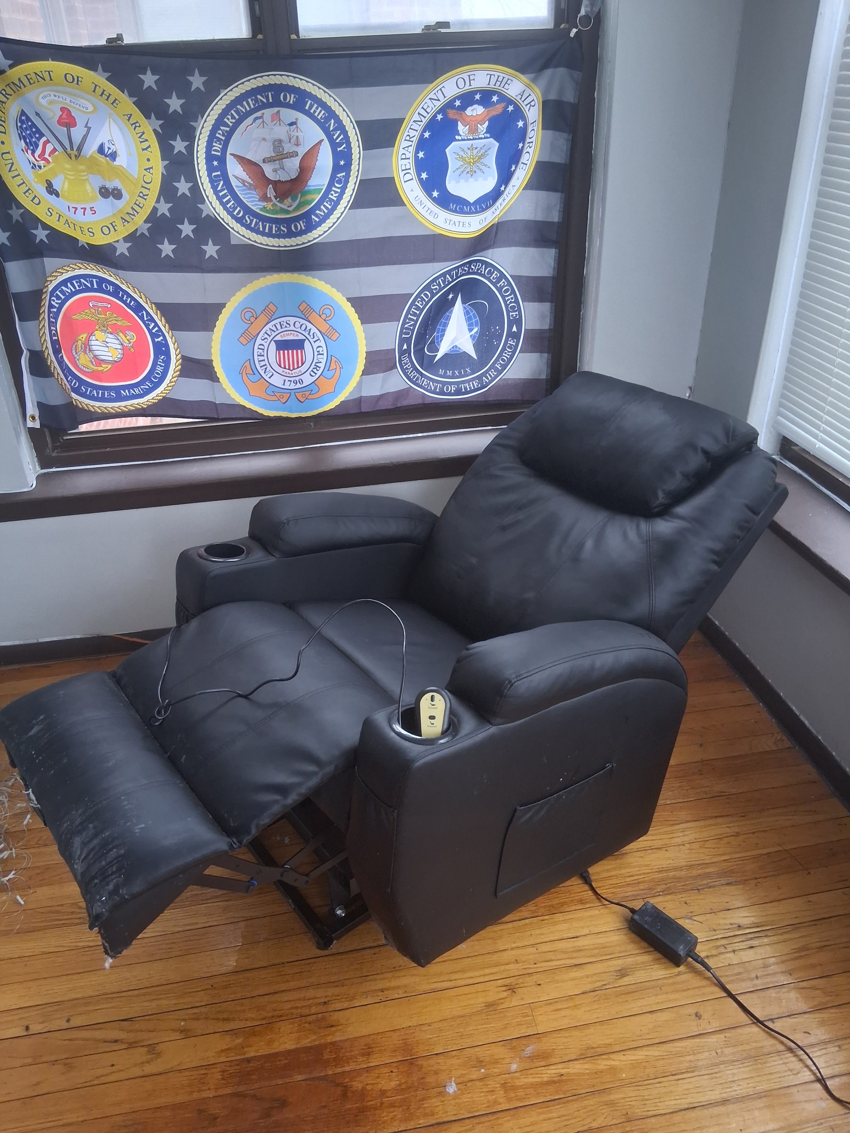 Black Leather Recliner Chair with Massage and Heat - photo 3