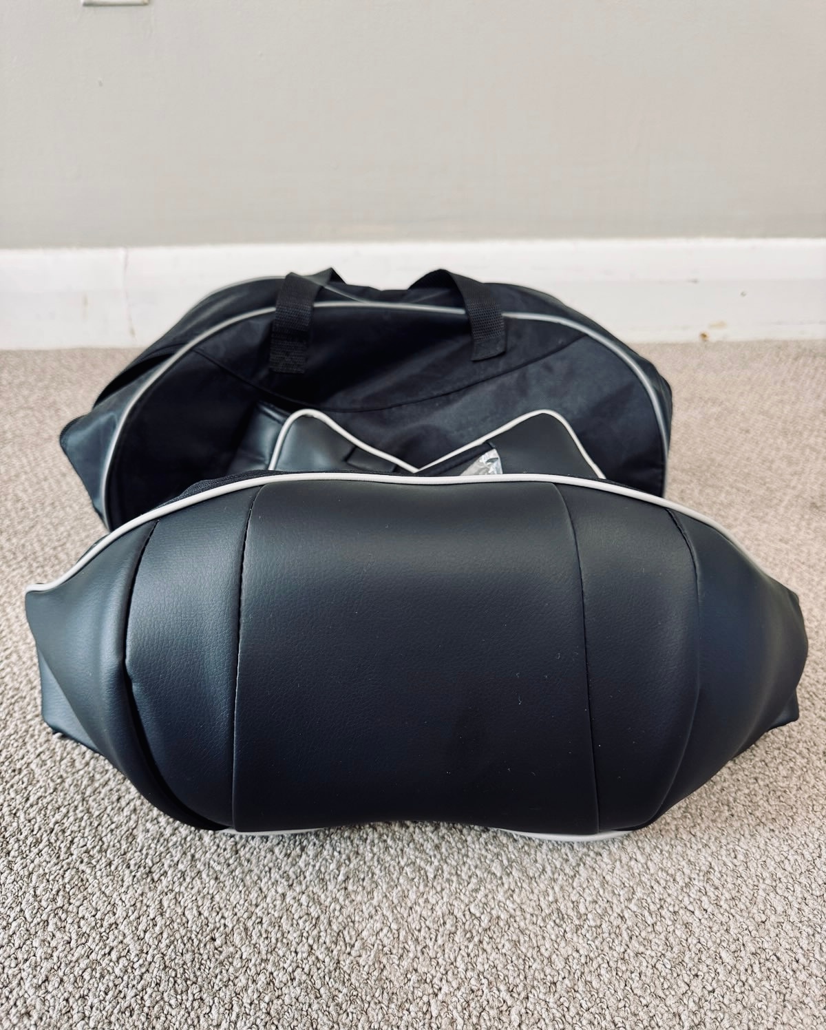 Alljoy Neck and Back Massager with Bag & Nuusao Foot Massager - photo 2