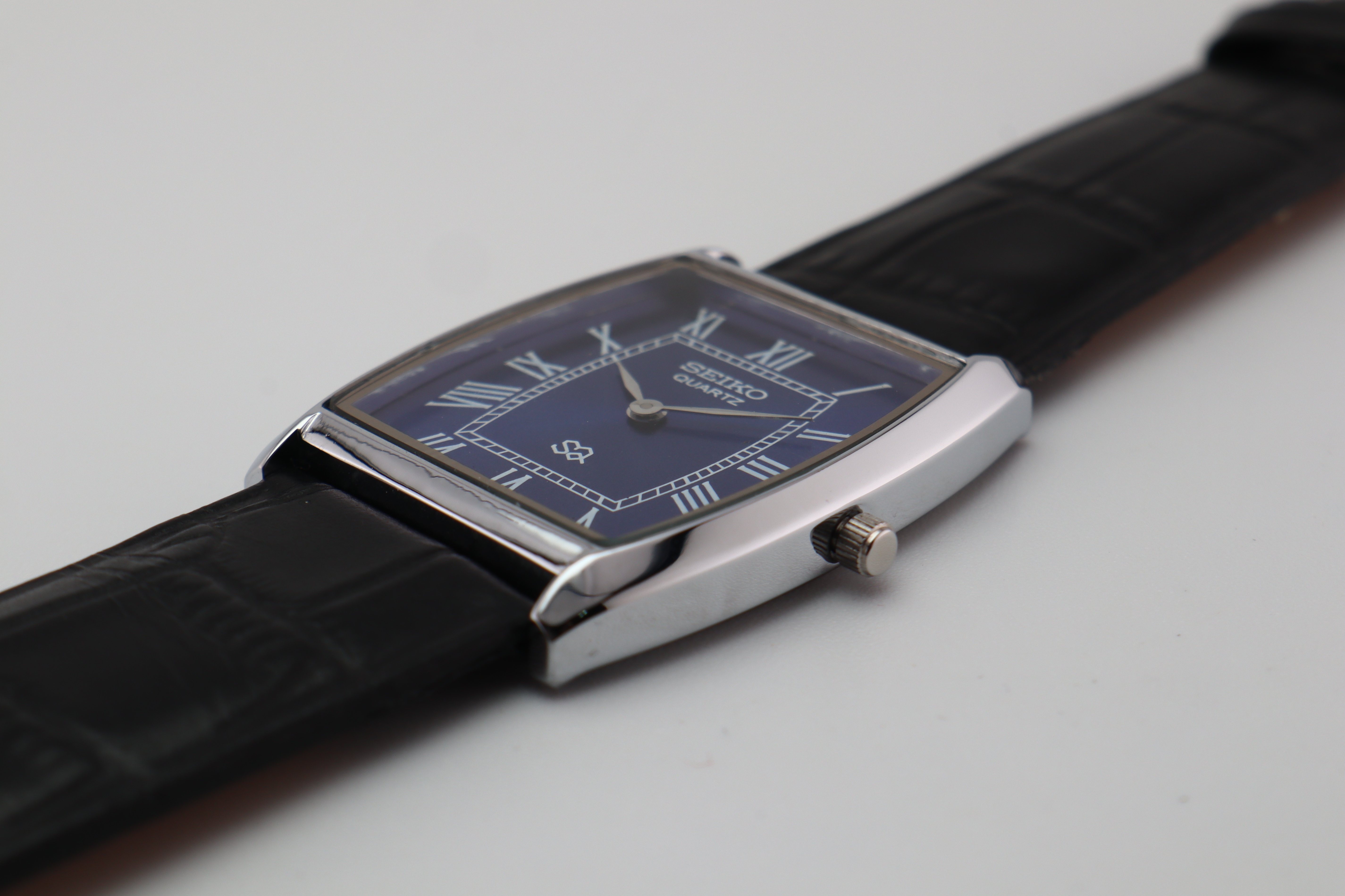 Refurbished Vintage Barrel Tank Men’s Watch - photo 5