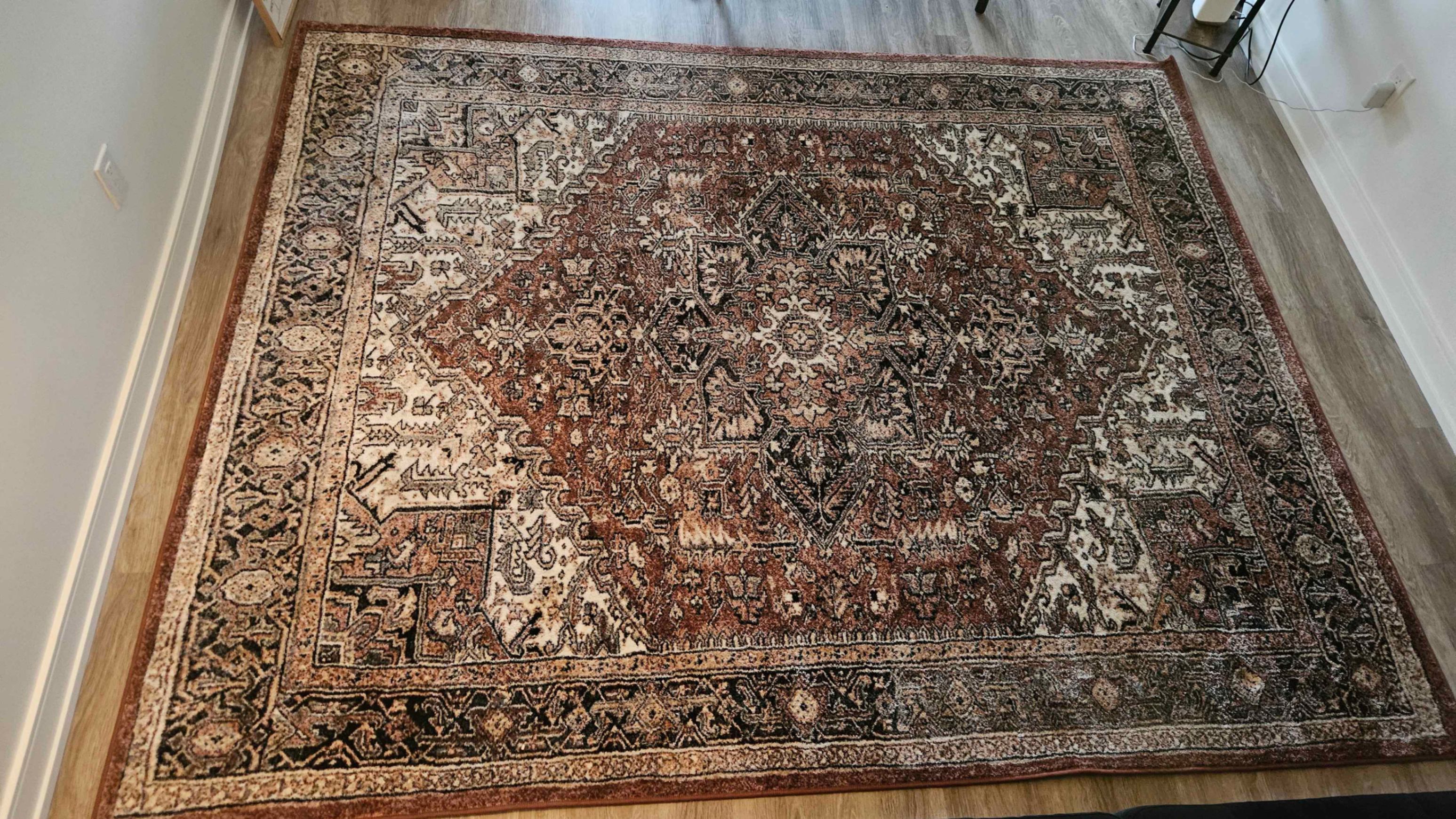 Persian rug (maroon/red/pink) low-pile, faded ikea rug - photo 2