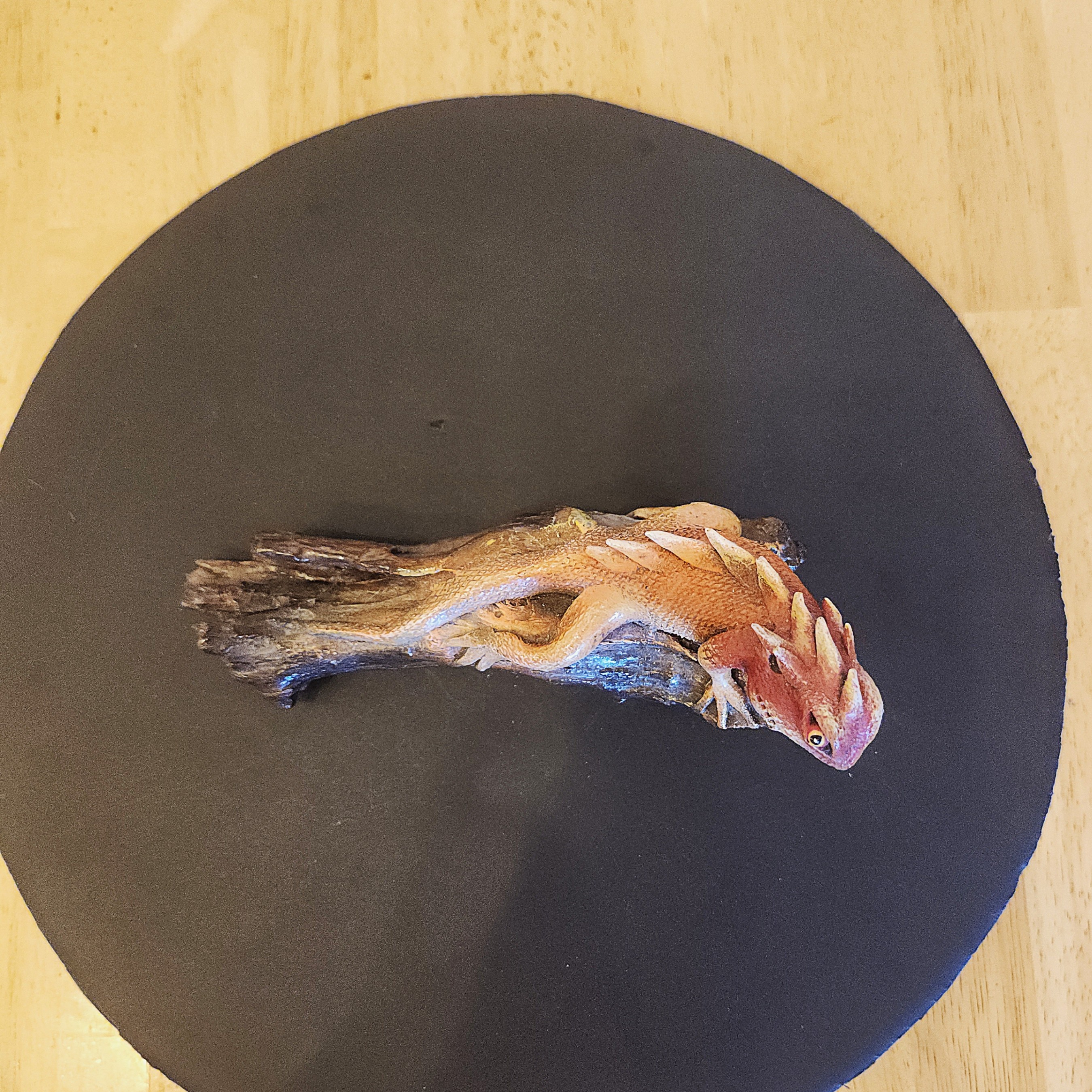 Wizard the Lizard on Perch Resin Decor - photo 5